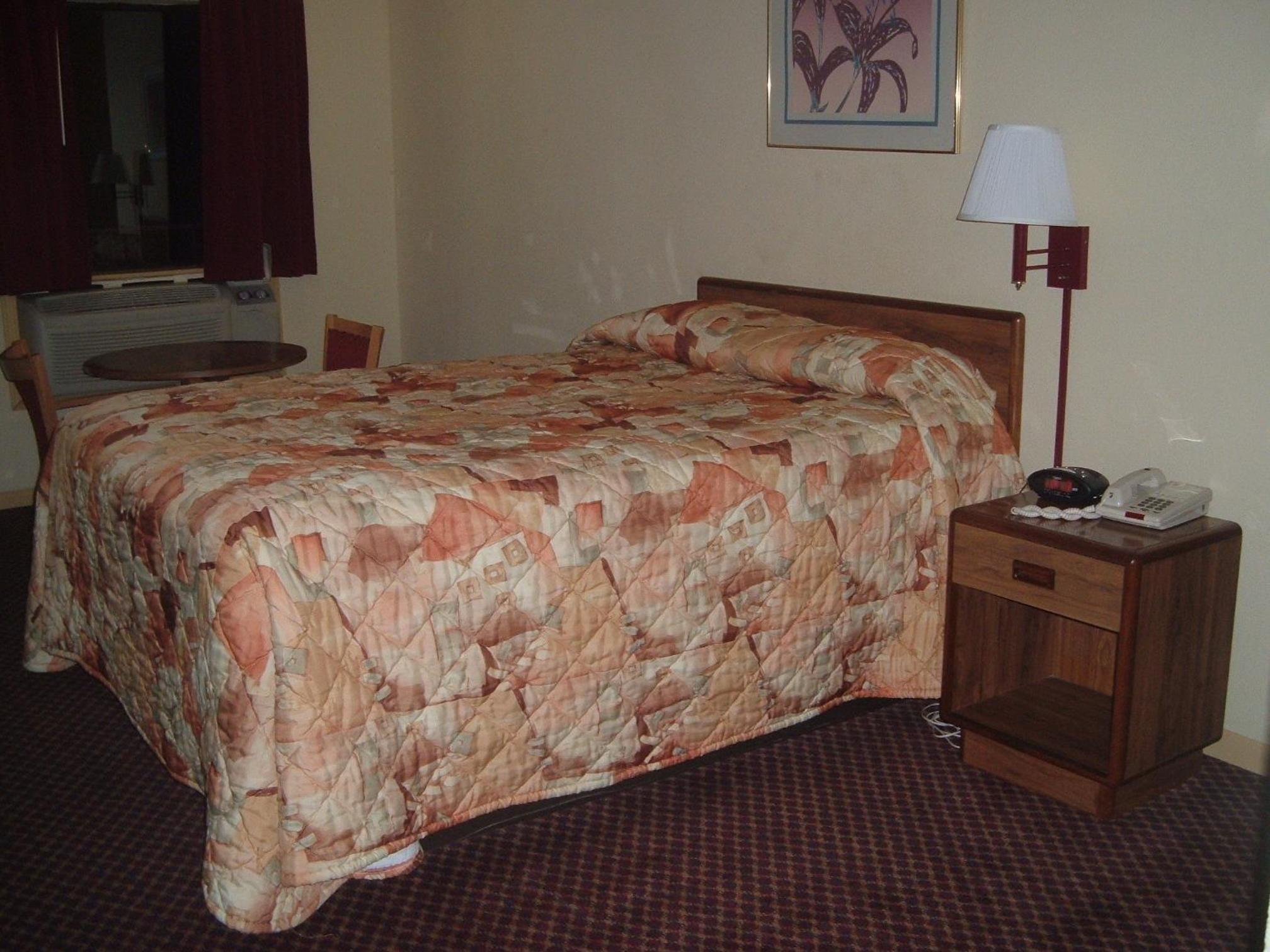 Laurel Vacations - Super 8 by Wyndham Laurel - Property Image 14