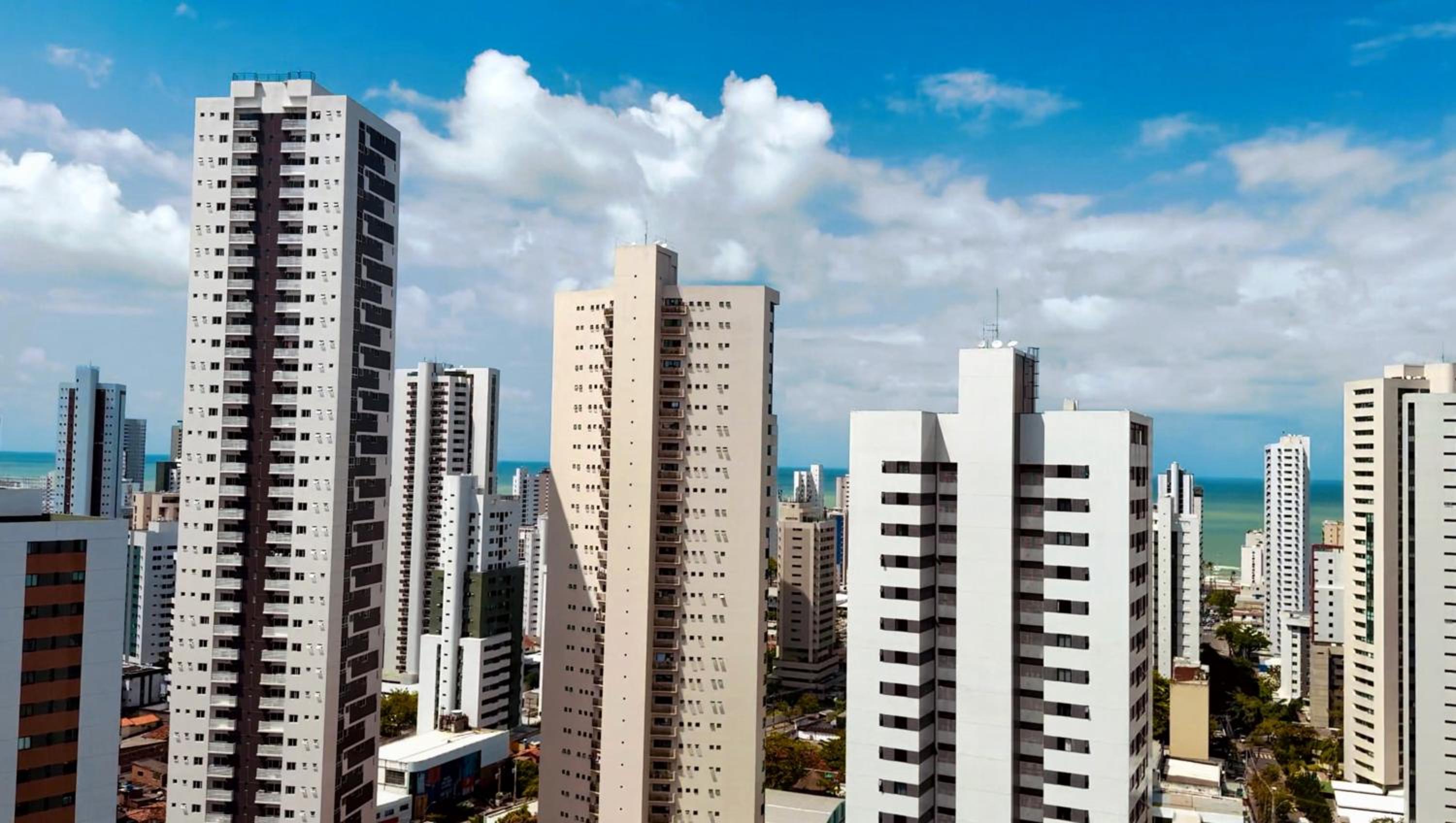 FLAT Praia Boa Viagem - Piscina no ROFTOP - Garagem & WIFI - REFORMADO - Ar condicionado - 24H CHECK IN - Shopping Recife - Enxoval Incluso