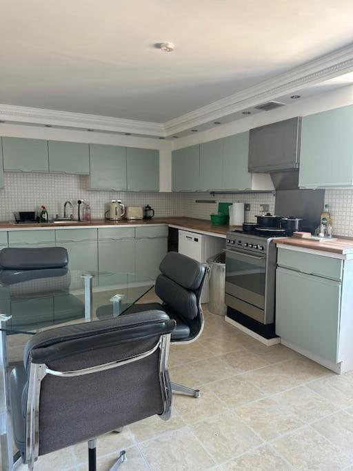 4-bed Lodge at The Grand Hotel, Folkestone view 4
