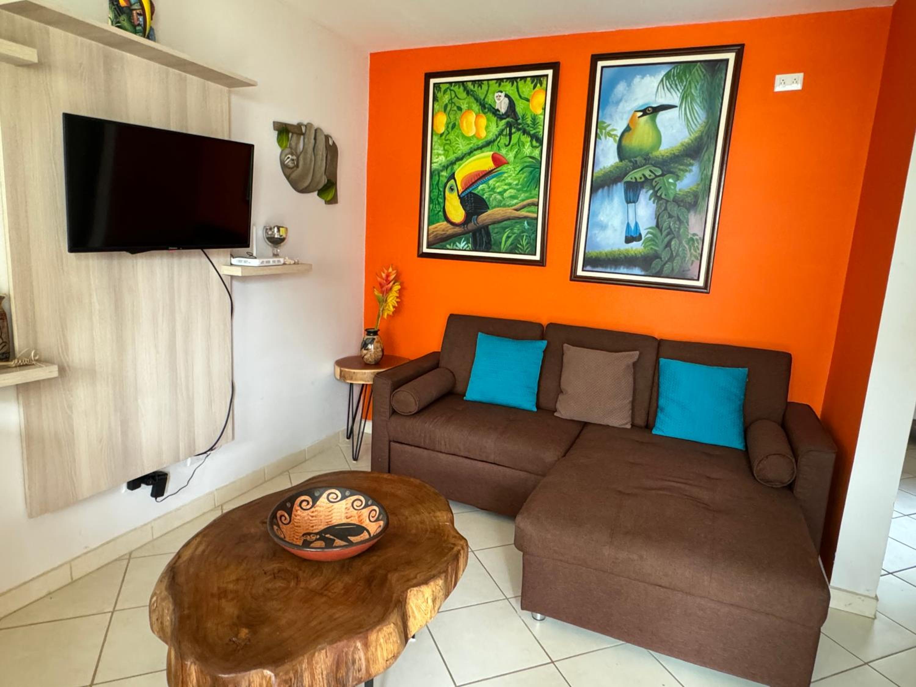 The Nest 2 bedroom1 bath Condo Rooftop patio