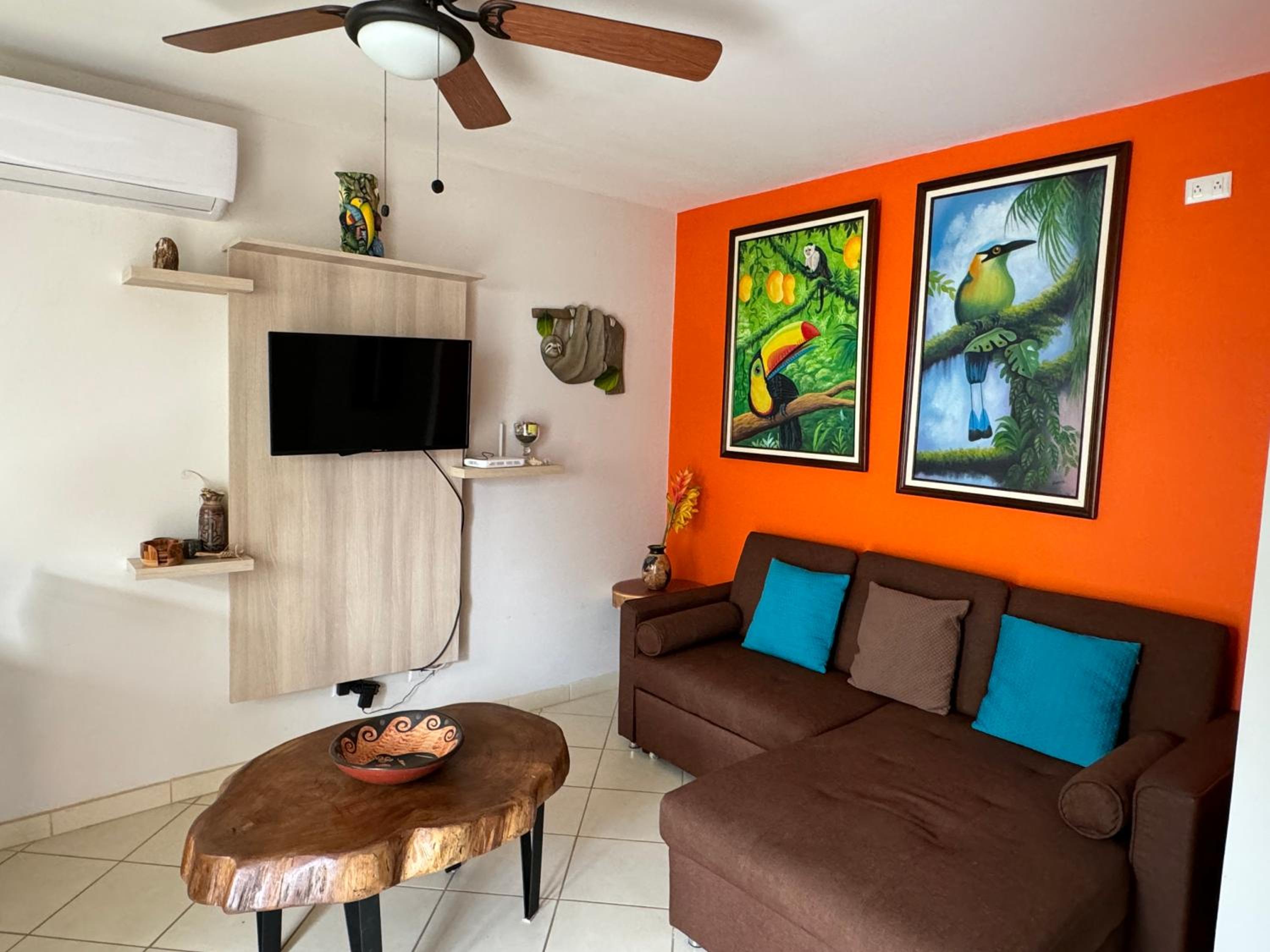 The Nest 2 bedroom1 bath Condo Rooftop patio