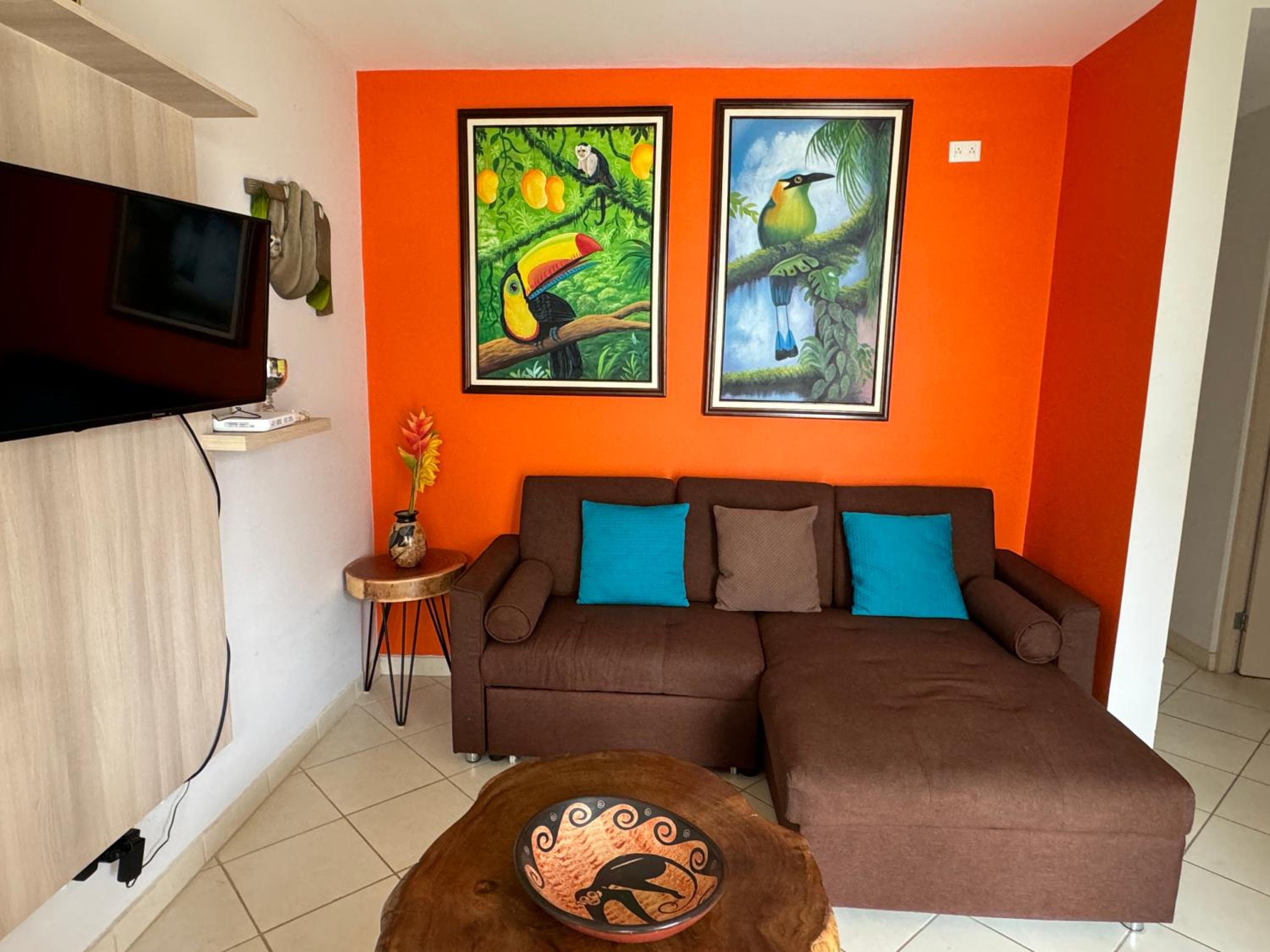 The Nest 2 bedroom1 bath Condo Rooftop patio