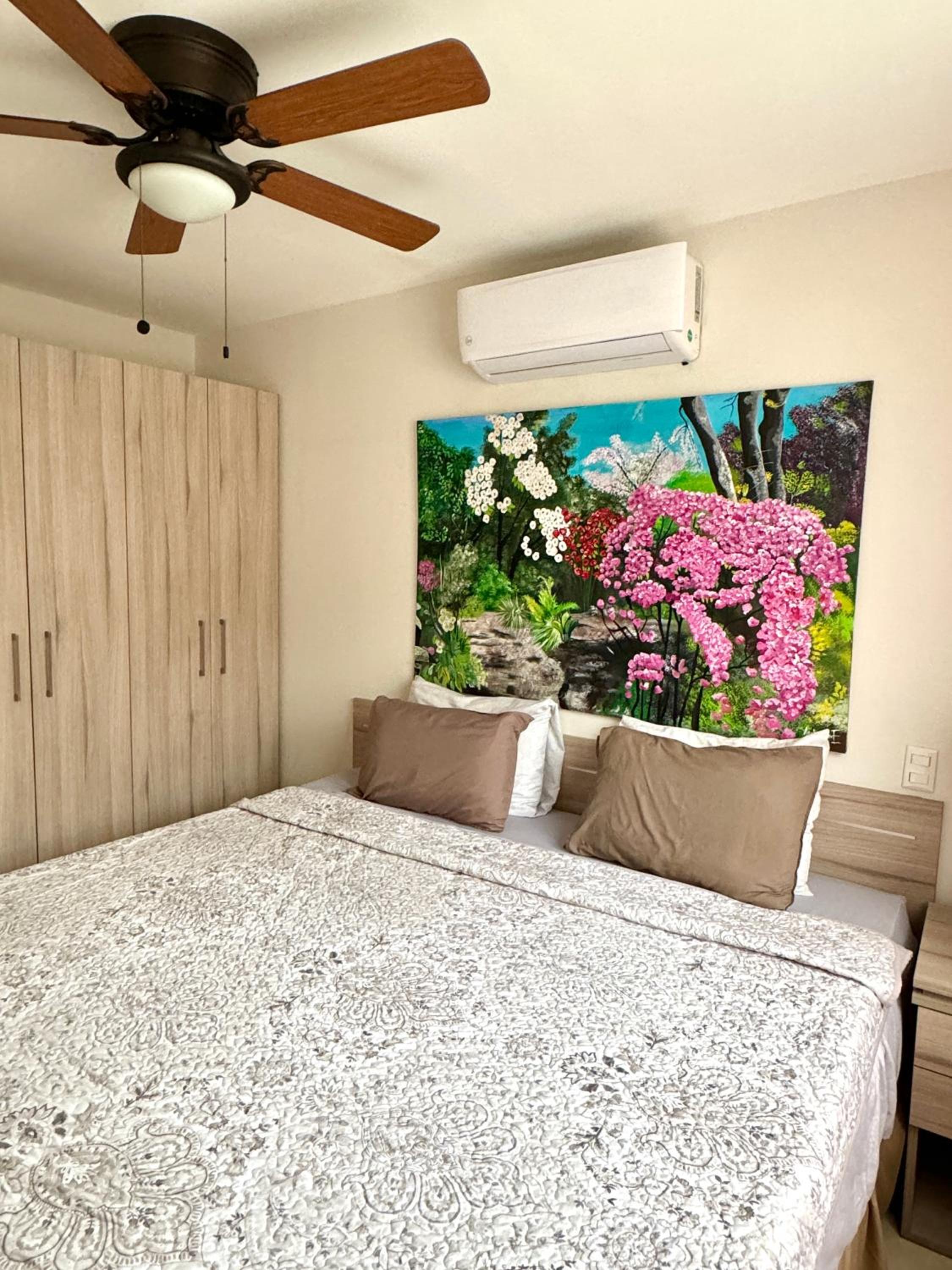 The Nest 2 bedroom1 bath Condo Rooftop patio