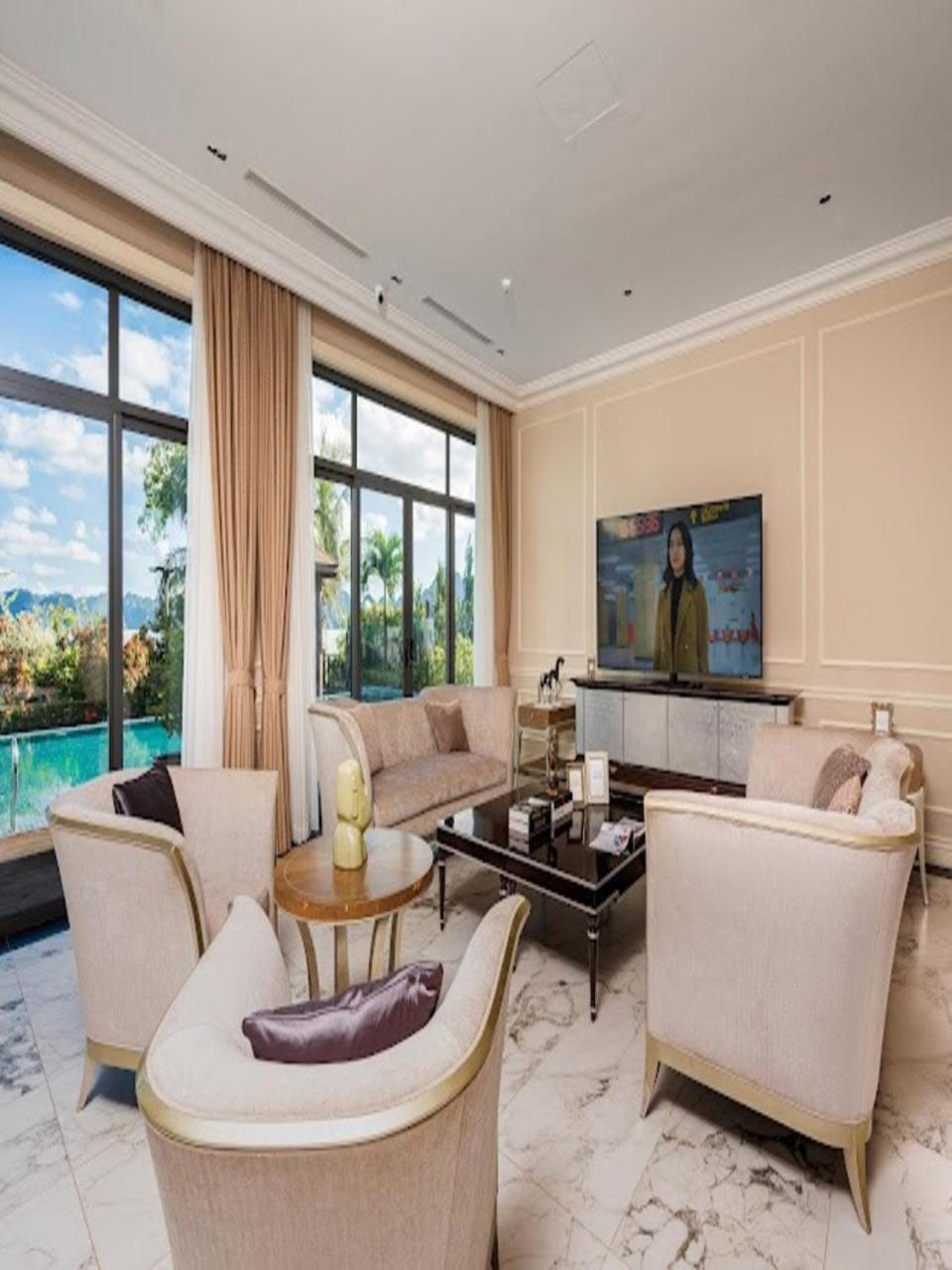 Villa 5 phòng ngủ víp - Tuần Châu - Sát biển view 5