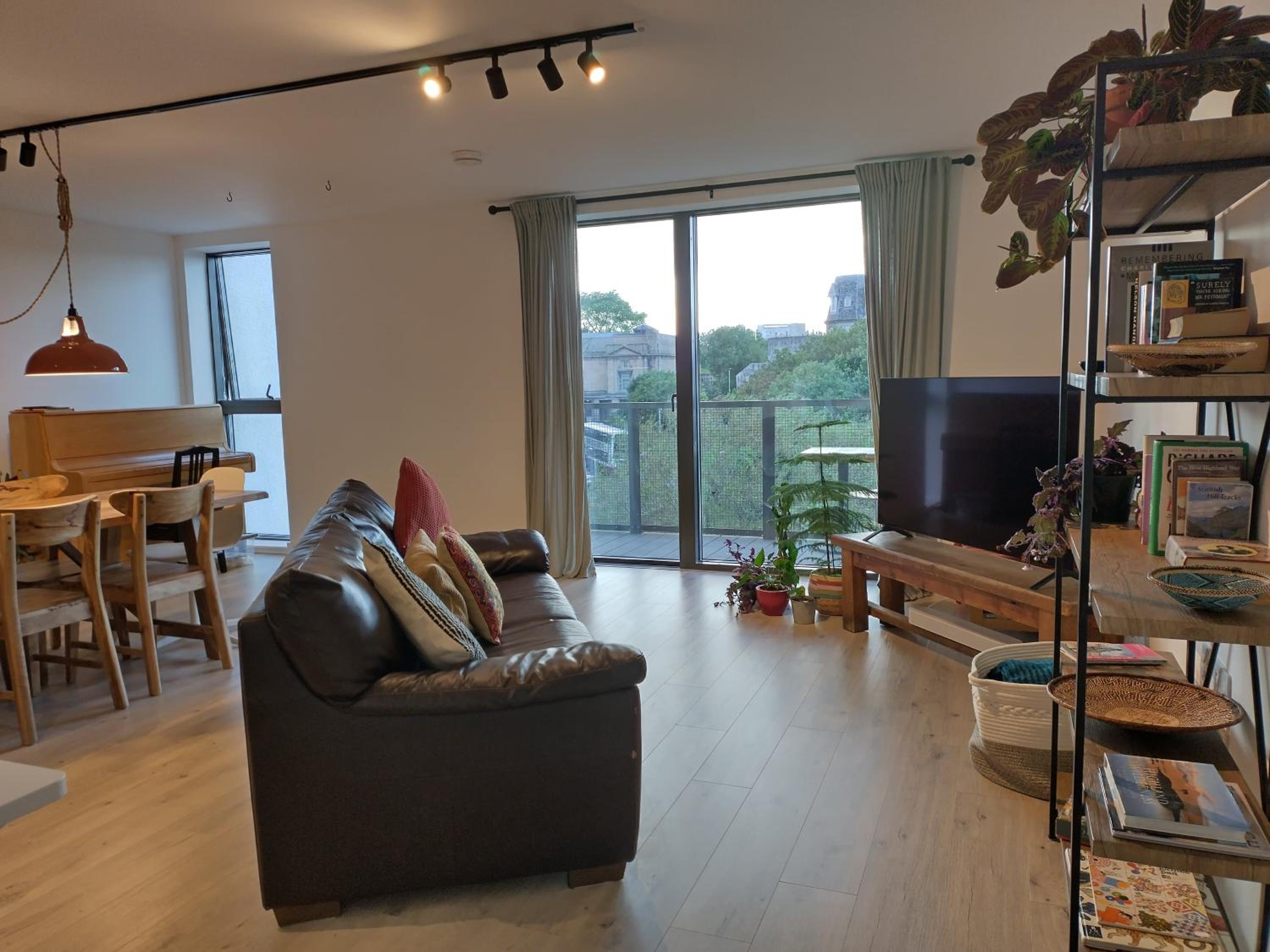 amazing apartments Water of Leith View in Leith view 4