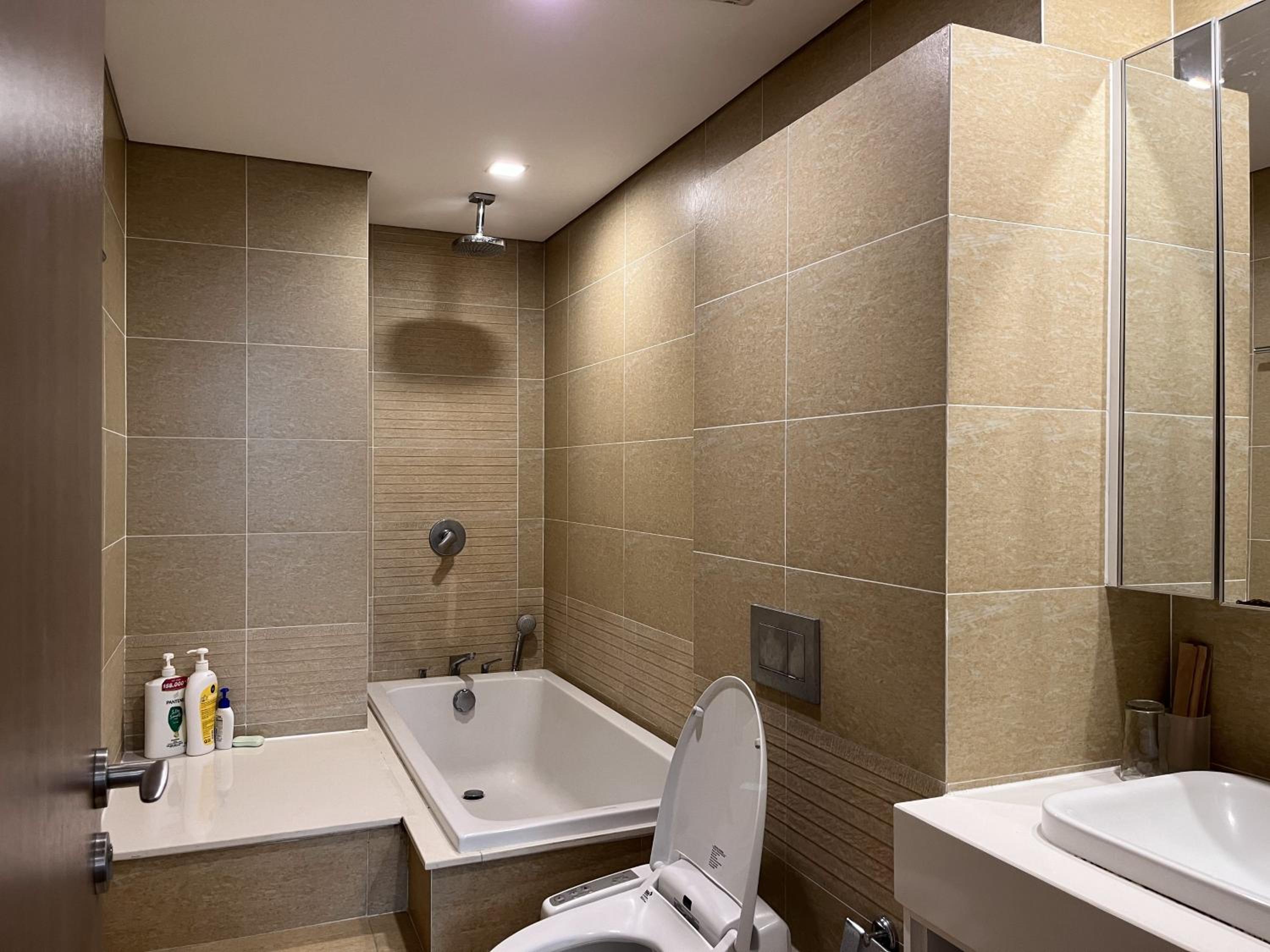 Vinhomes Metropolis Luxury Apartment 2 Br