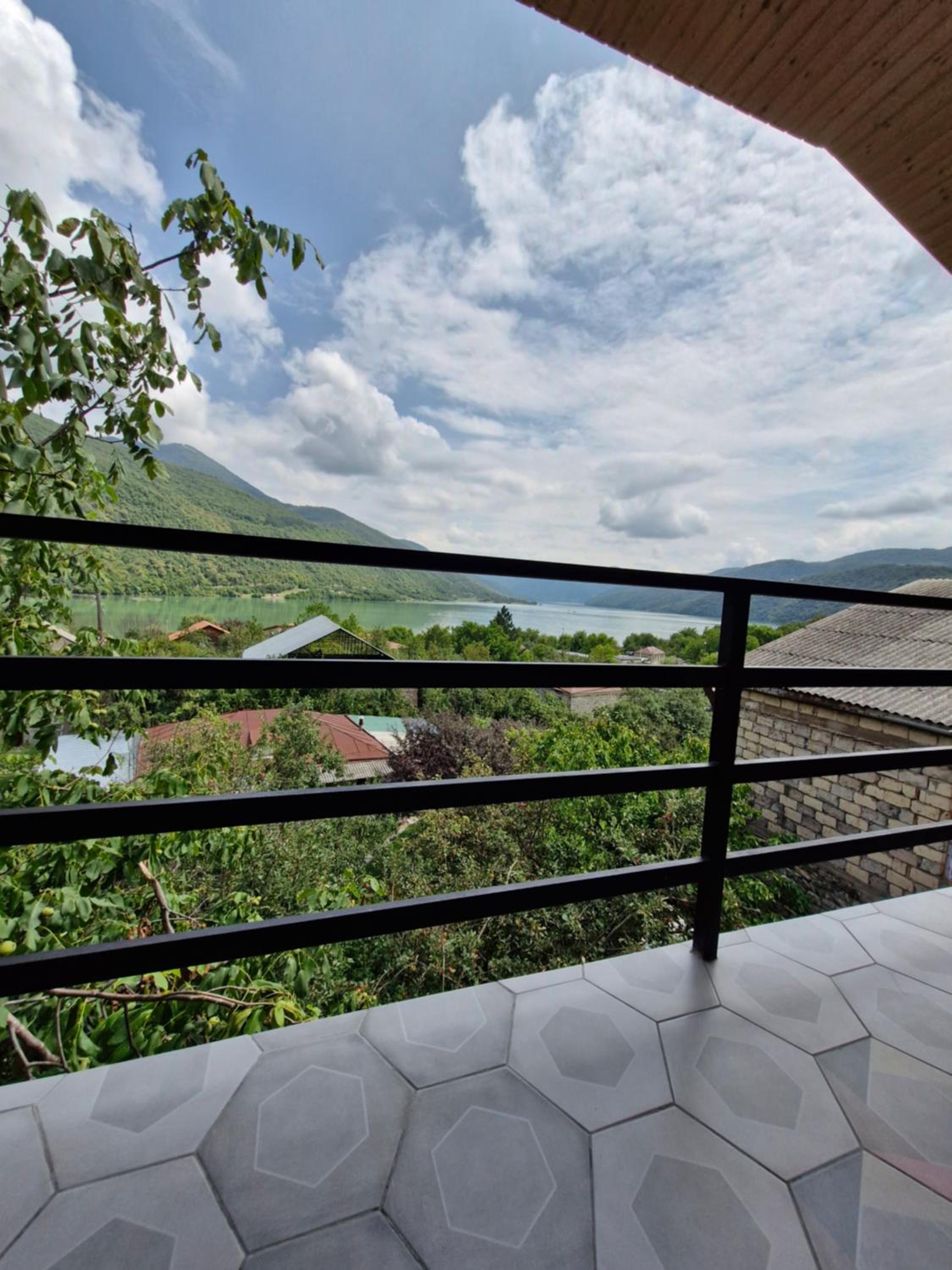 Ananuri Veranda-guest house view 5