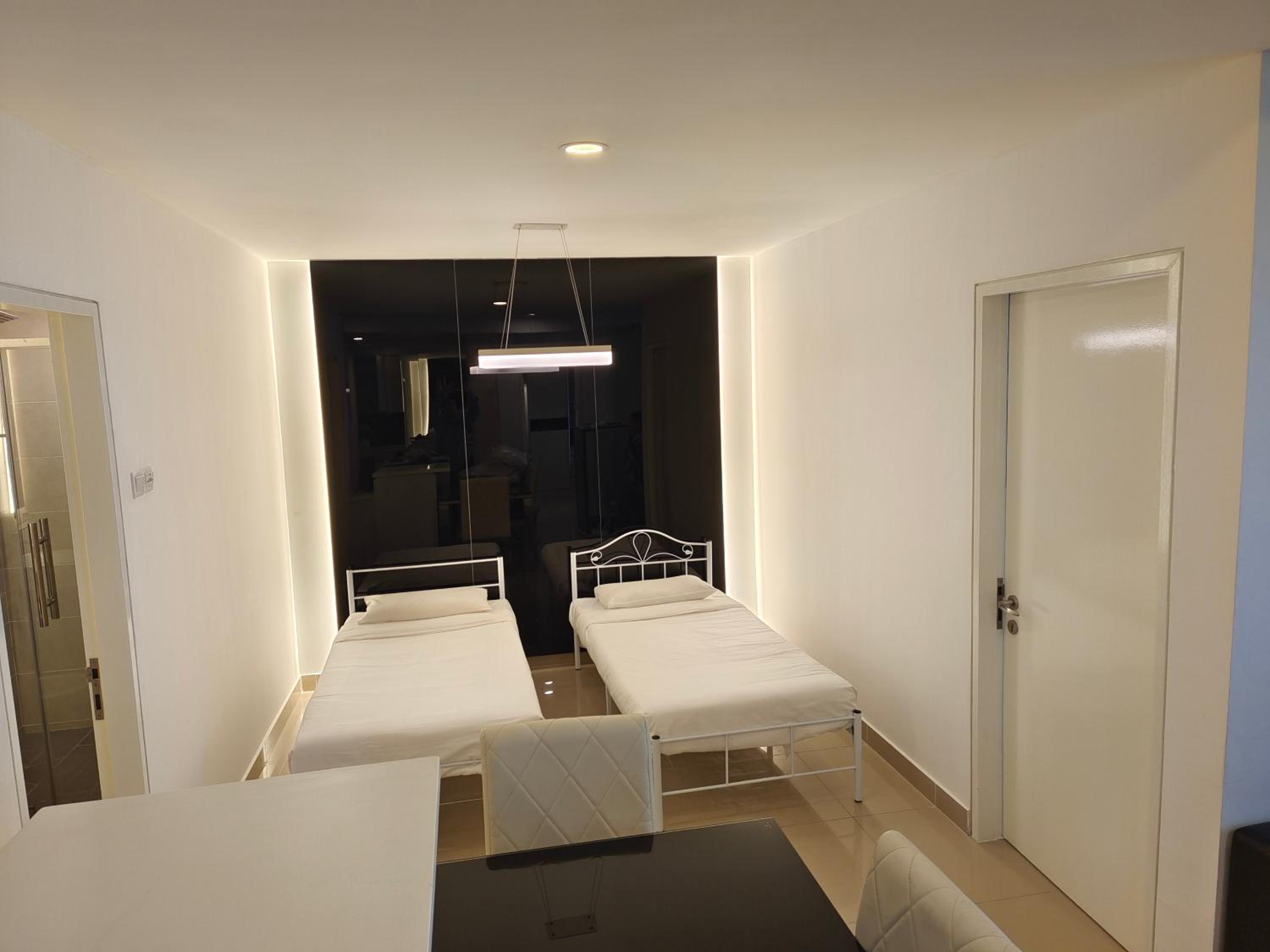Genting Hilltop Homestay King & 5 framed bed for 7 photo 6