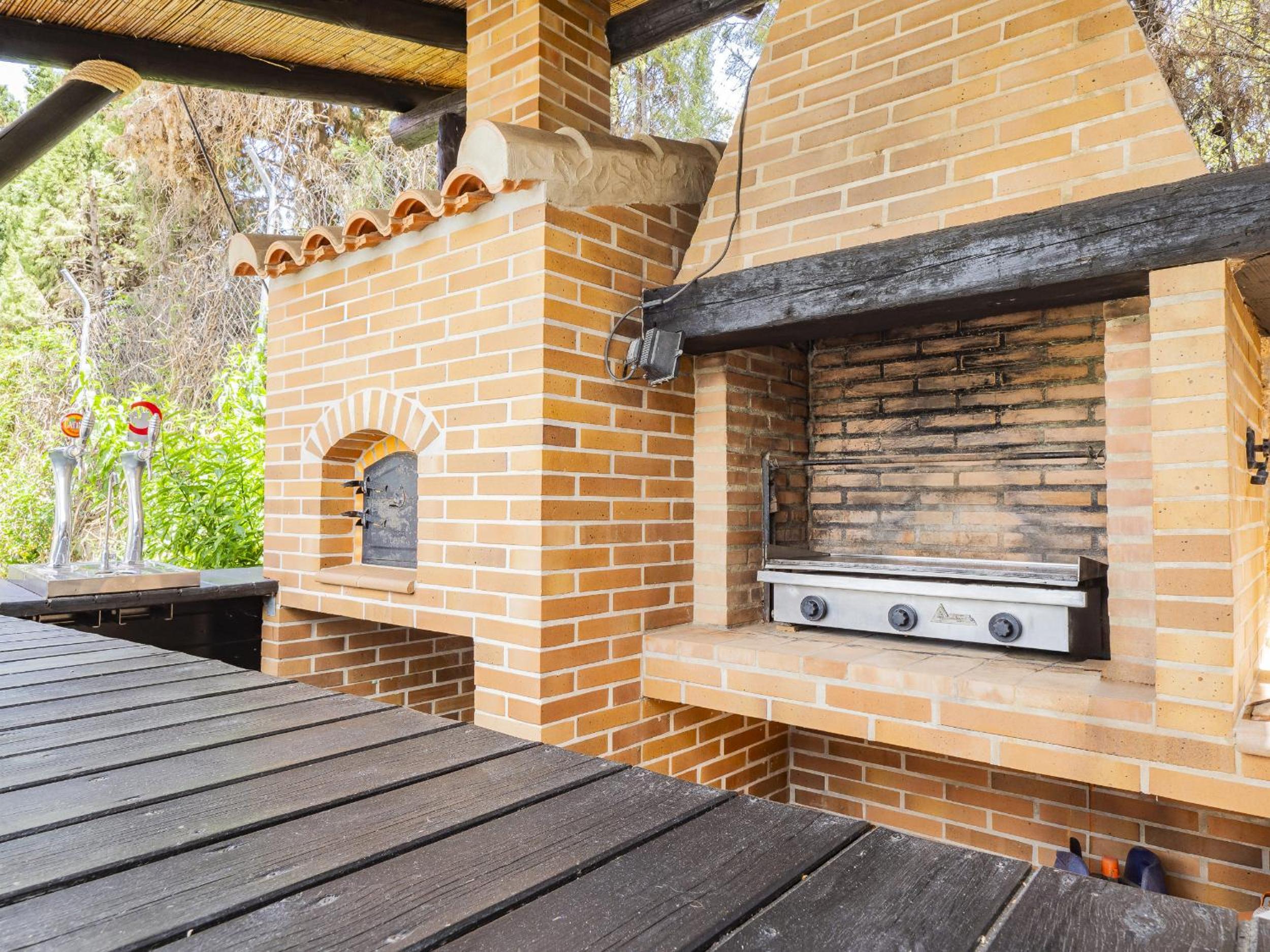 Cubo's Whitestone Villa Family Fun