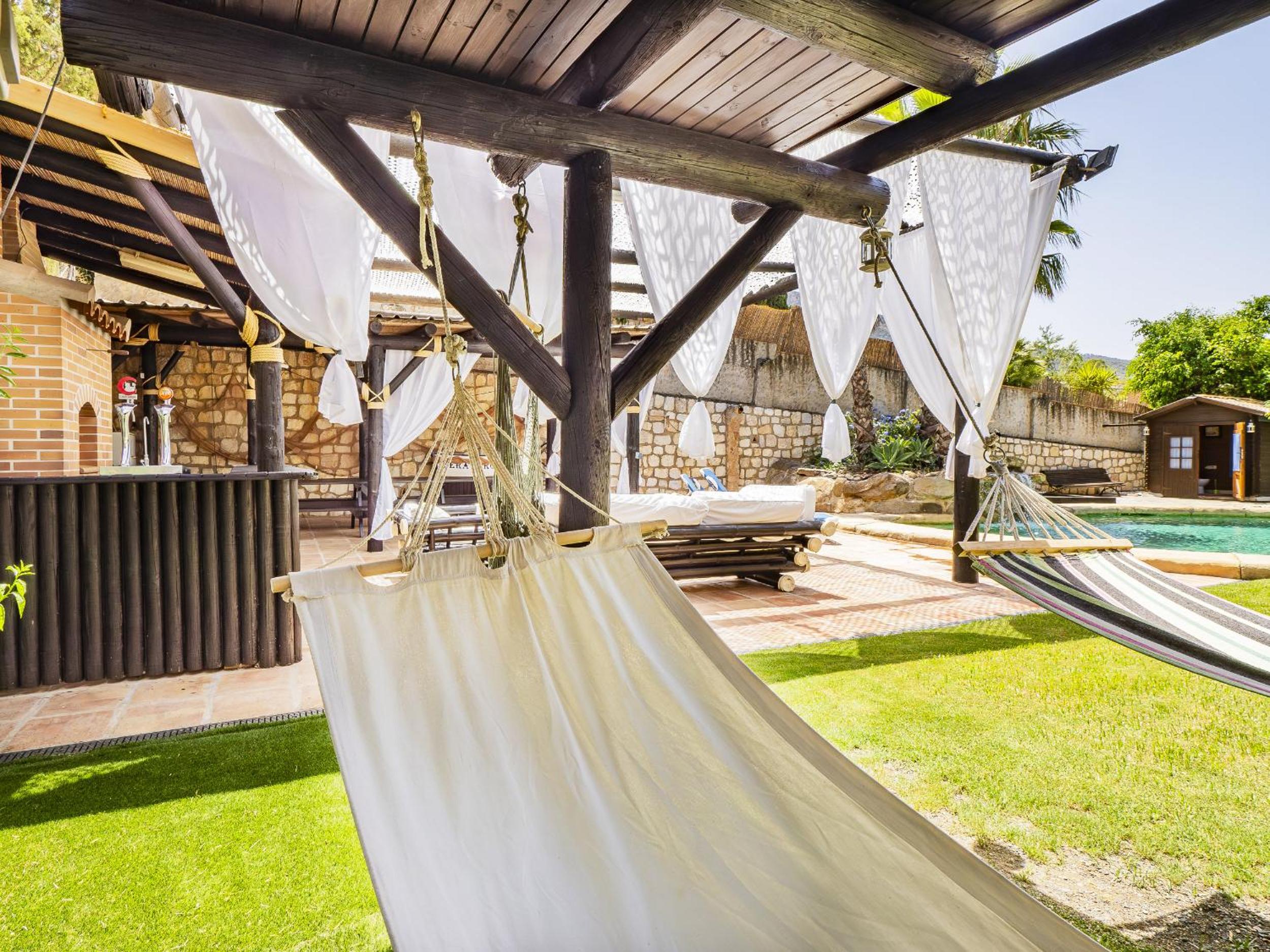 Cubo's Whitestone Villa Family Fun