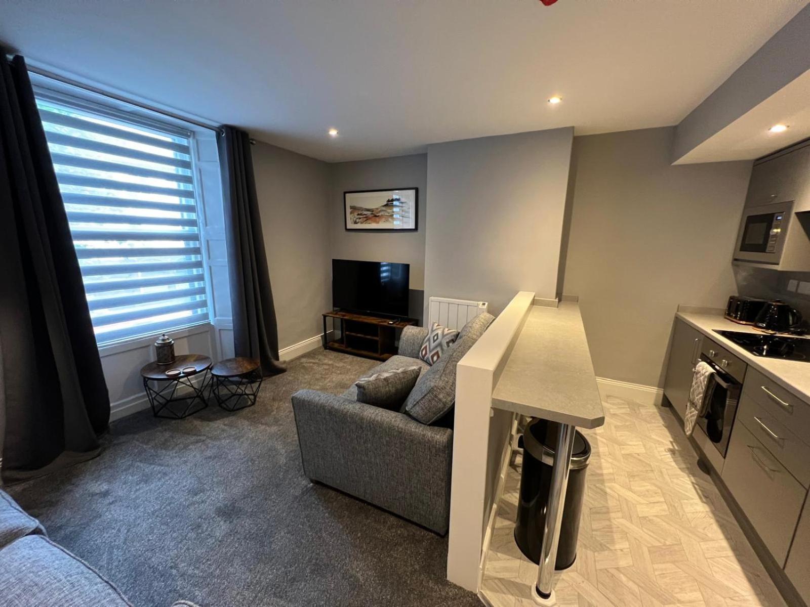 The Globe Apartments and Bedrooms