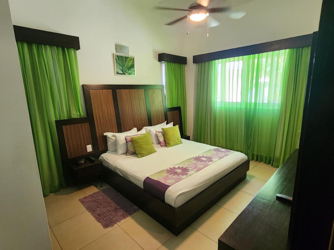King Alexandre's Crown Villas