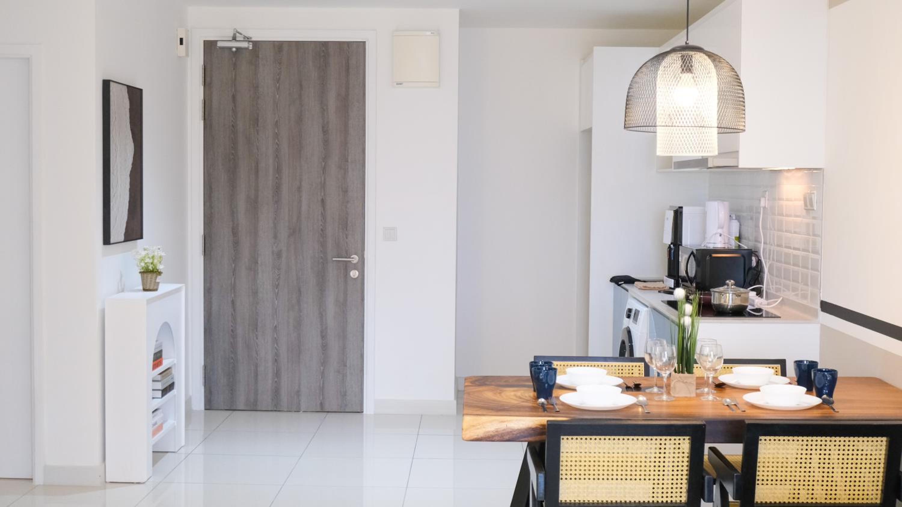 Continew Residence Cozy Suite by GUESTONIC