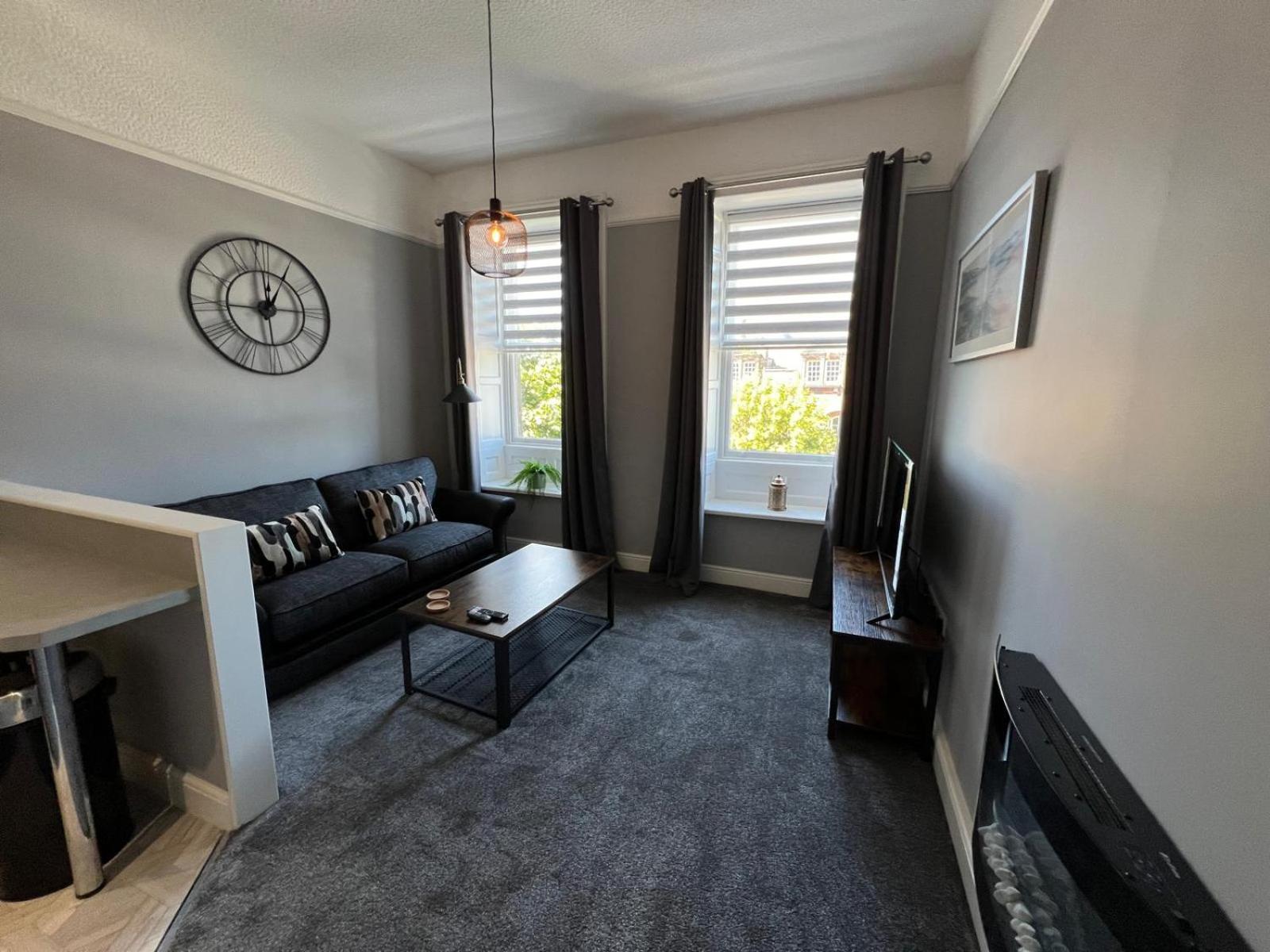 The Globe Apartments and Bedrooms