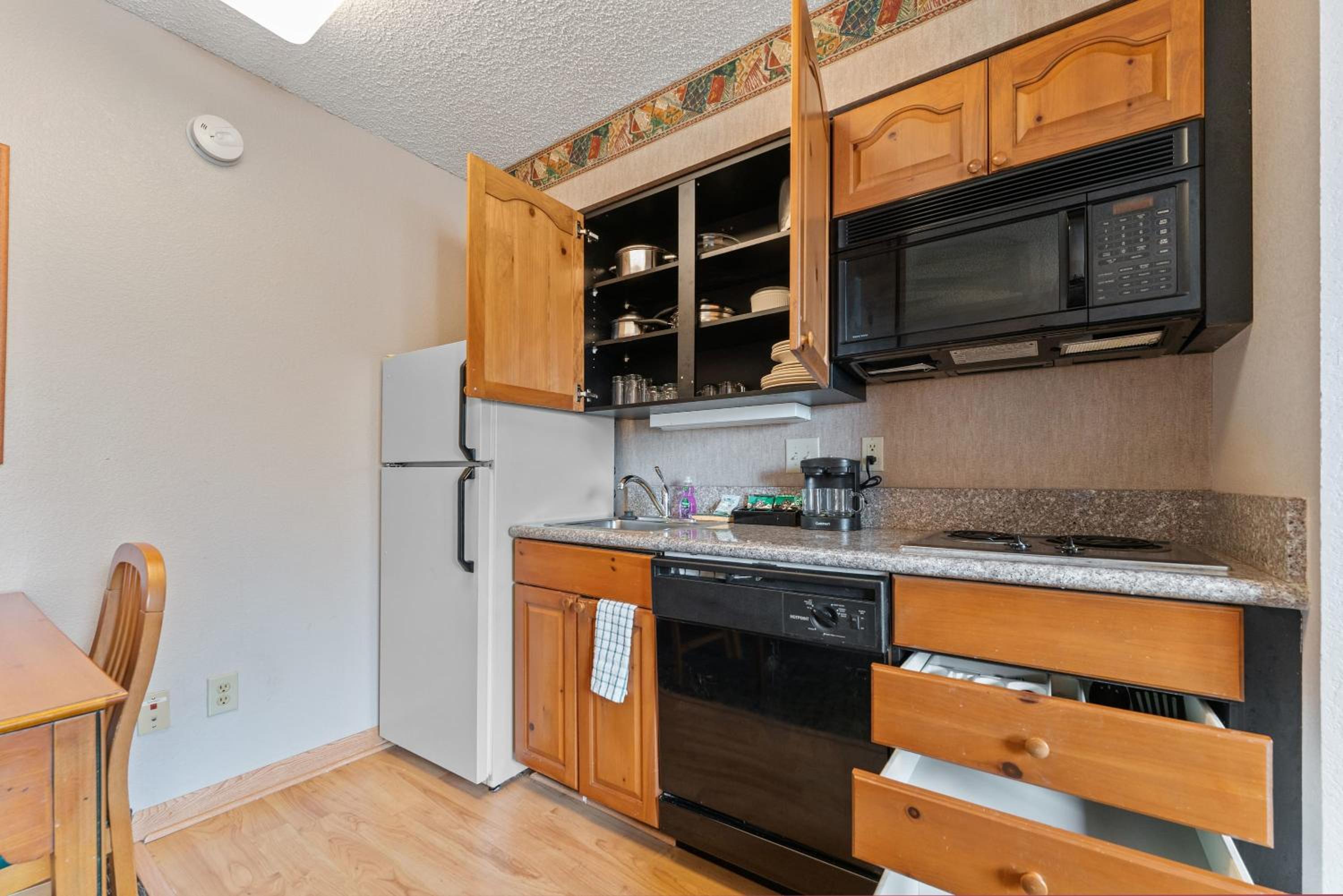 Scottsdale 1 bd 1 ba furnished apt 2 beds view 5