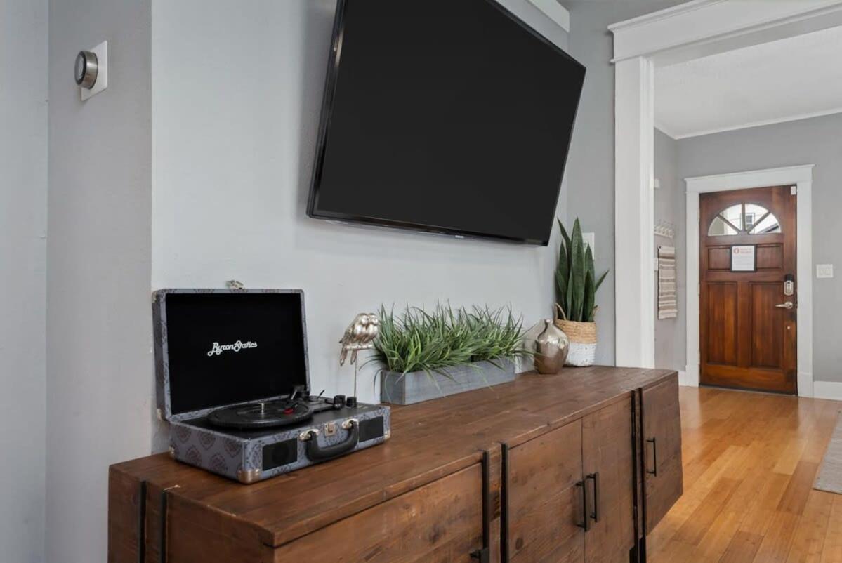 Hip East Nashville Cottage w HOT TUB Mins to DWNTN view 2