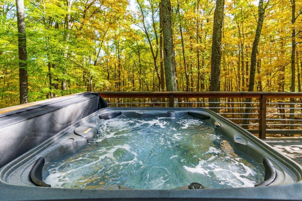 Hot Tub, Large Deck, Grill, WiFi, Resort Amenities view 2