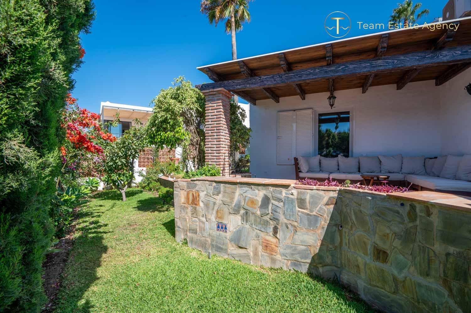 Luxury Sea View Villa with Optional privat Heated Pool