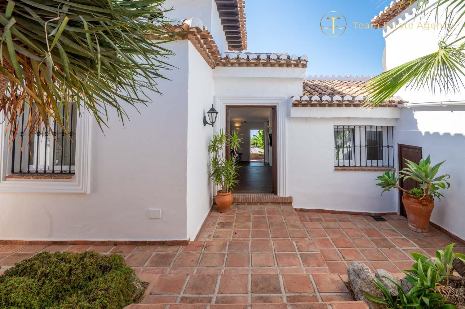 Luxury Sea View Villa with Optional privat Heated Pool
