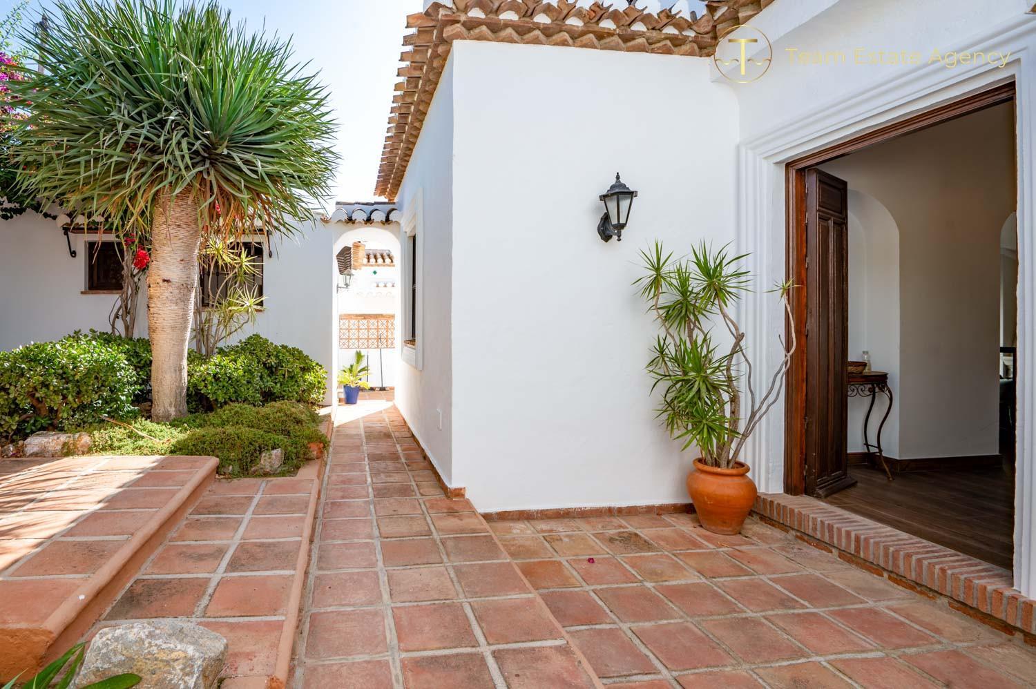 Luxury Sea View Villa with Optional privat Heated Pool