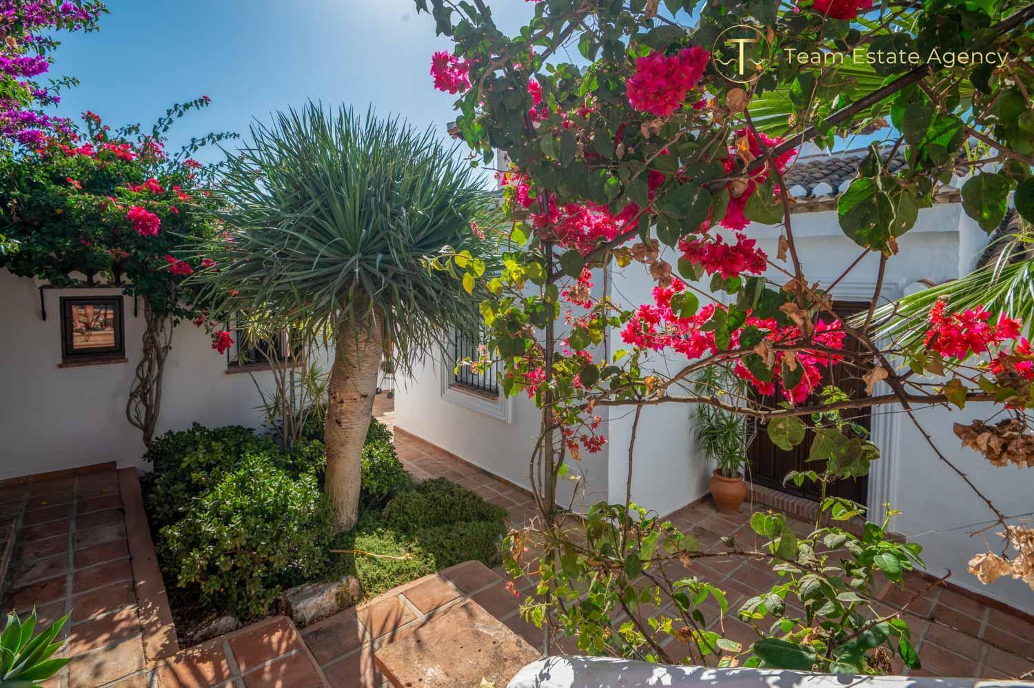 Luxury Sea View Villa with Optional privat Heated Pool