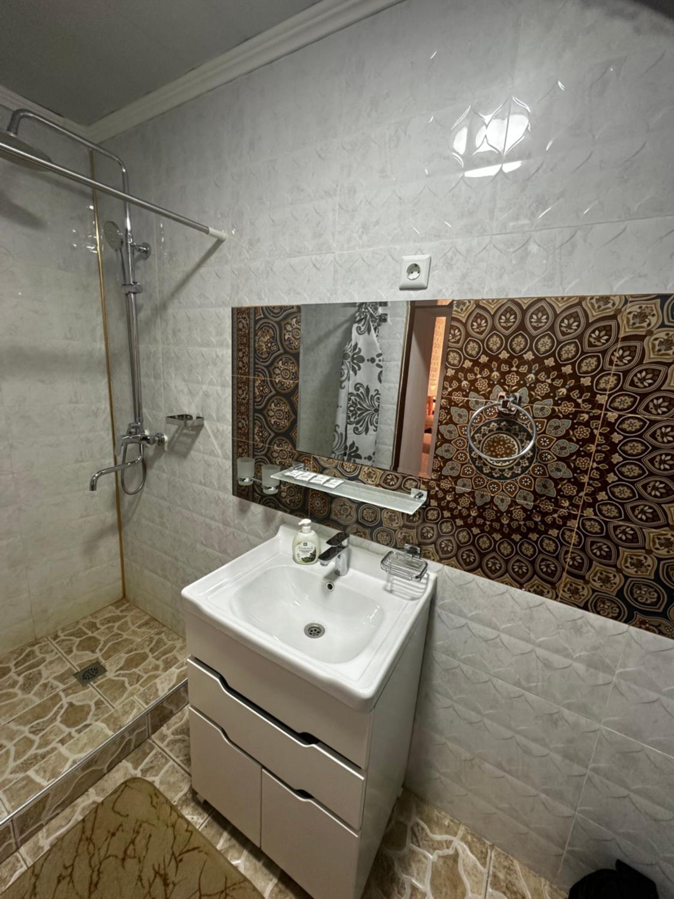 Dolon guest house