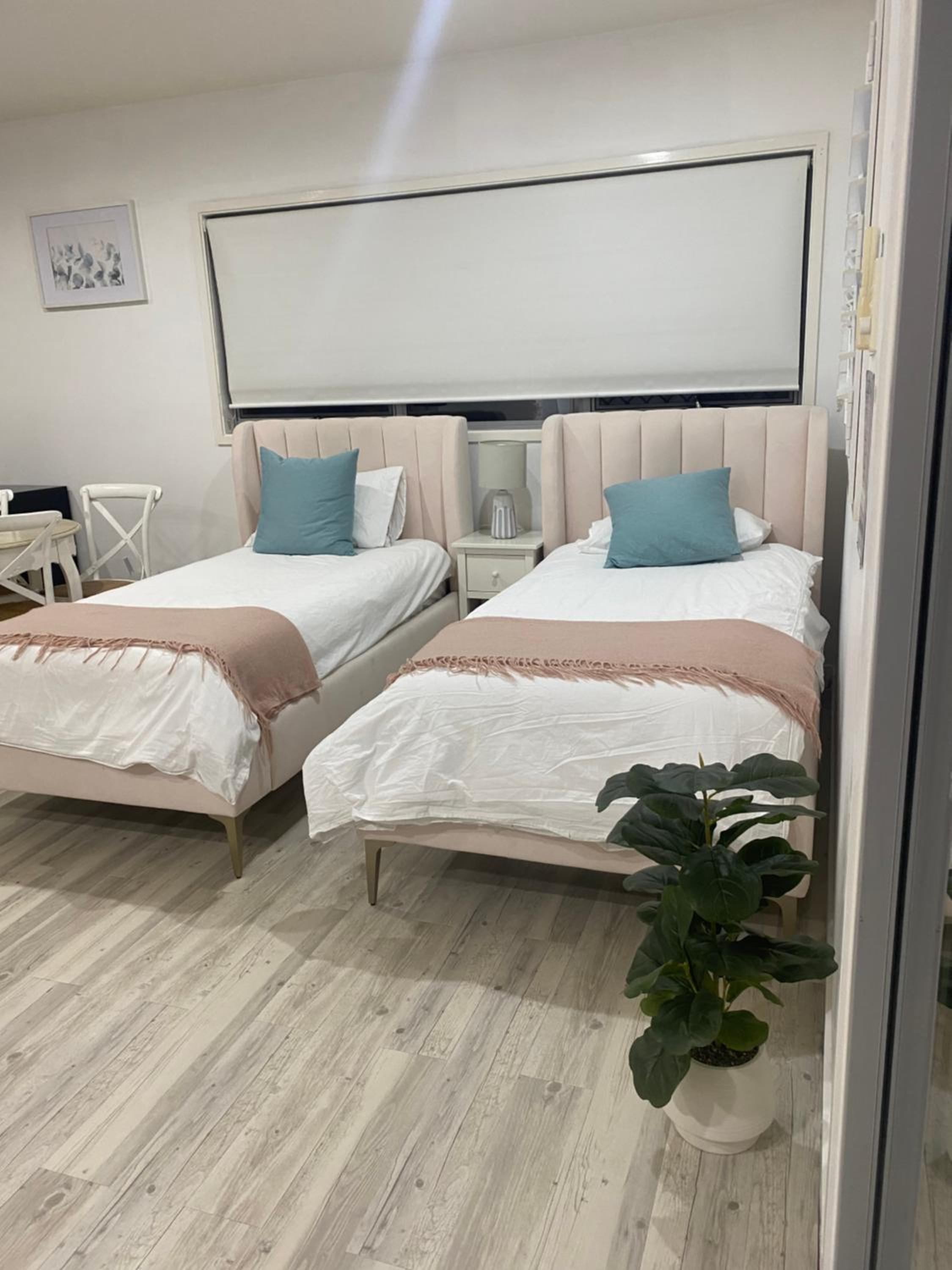 Self contained guest house Gold Coast - sleeps max 4