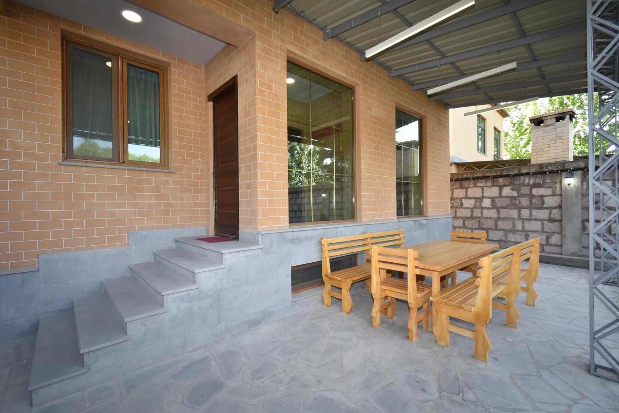 Jrvezh Family House