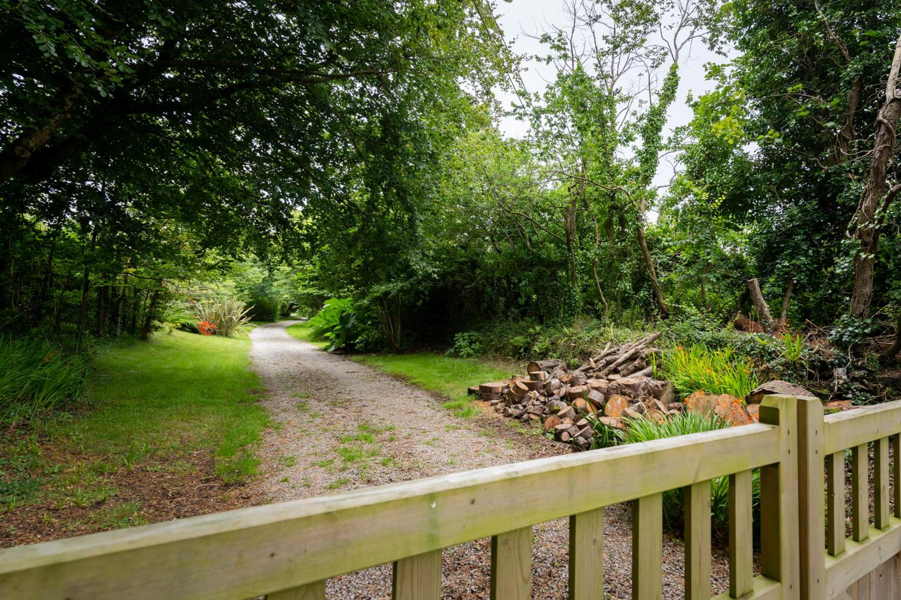 Lolgorien, West Cornwall, Sleeps 8 view 3