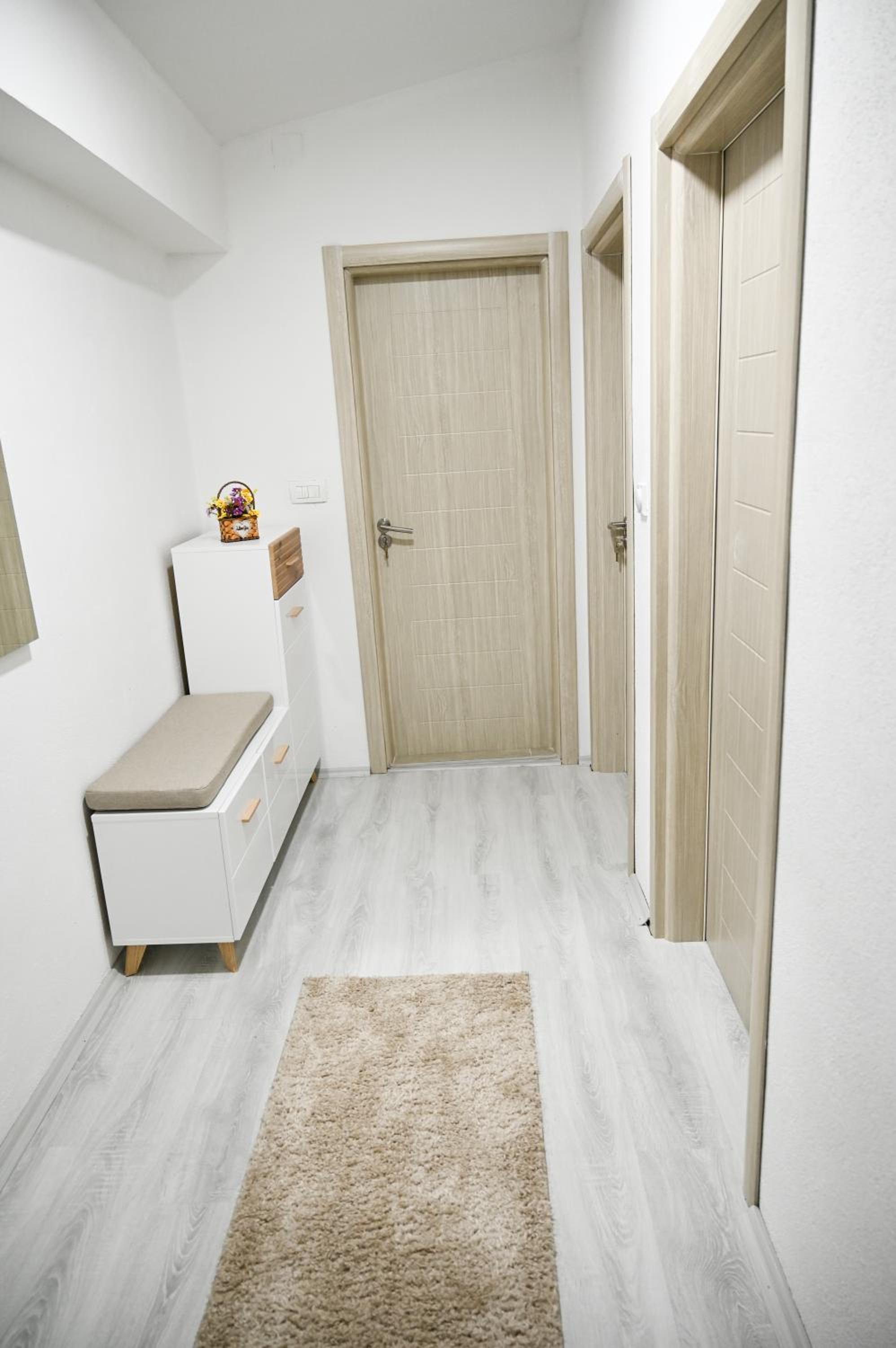 Apartments with Free Parking view 5