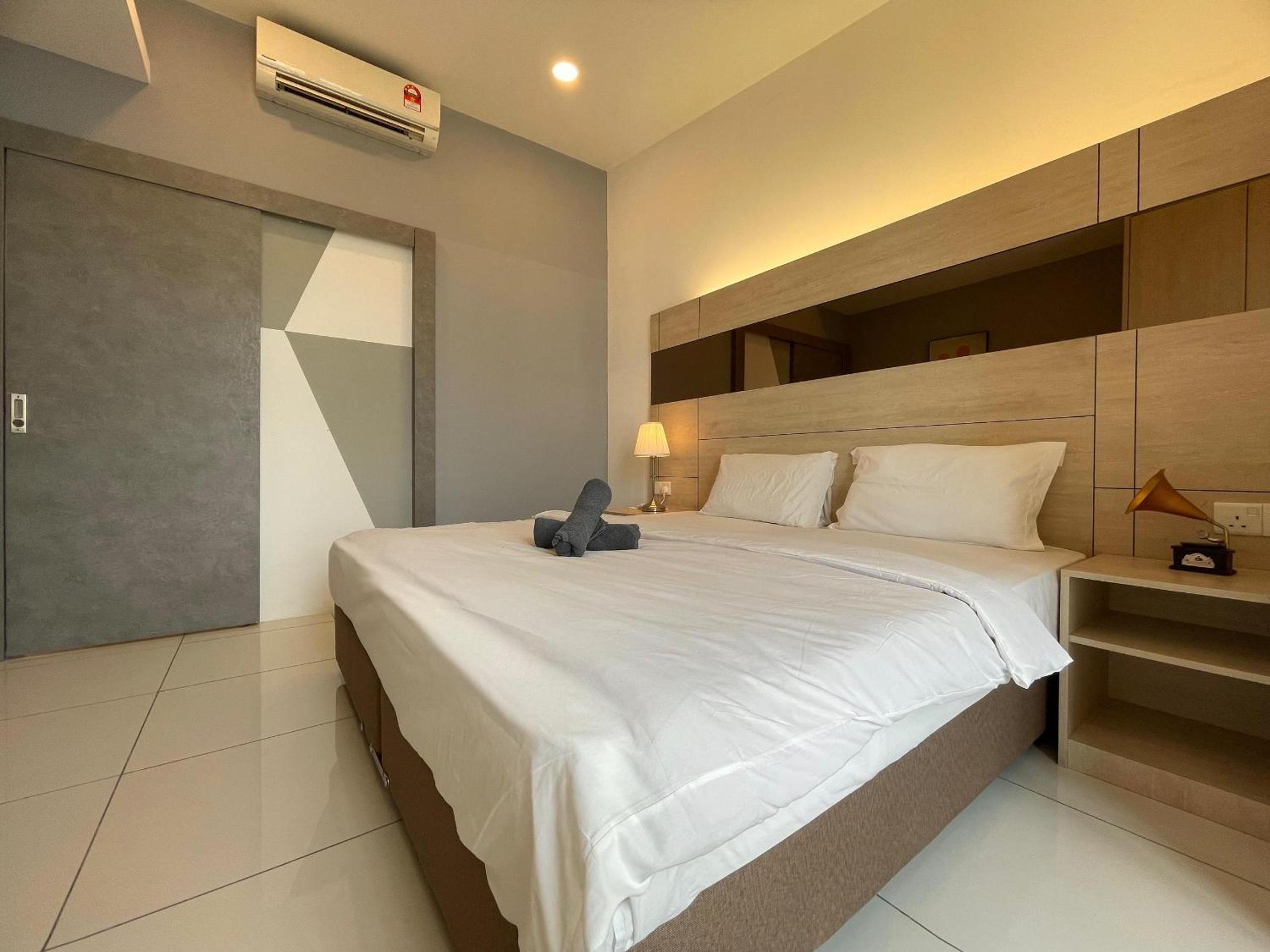 The Robertson-Bukit Bintang by PILLOWTALKS