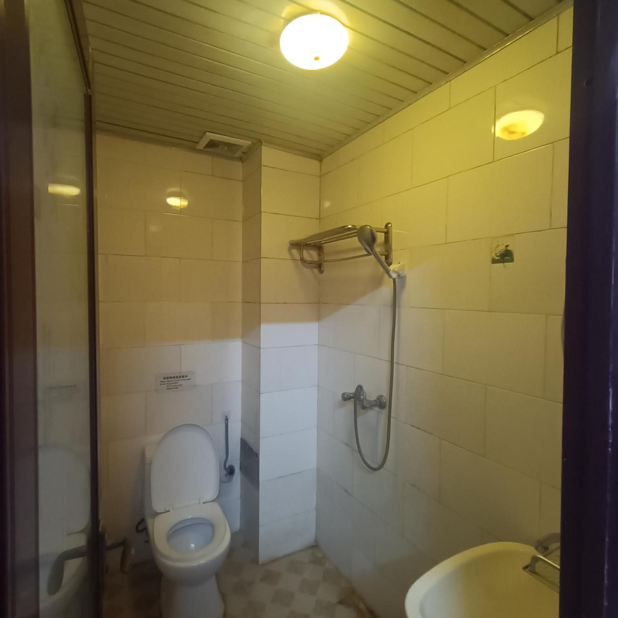 Yangshuo How Flowers Hostel & Party Coliving Coworking Nomads