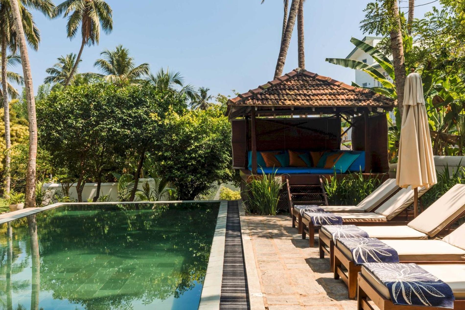 Coconut Grove villa w cook pool