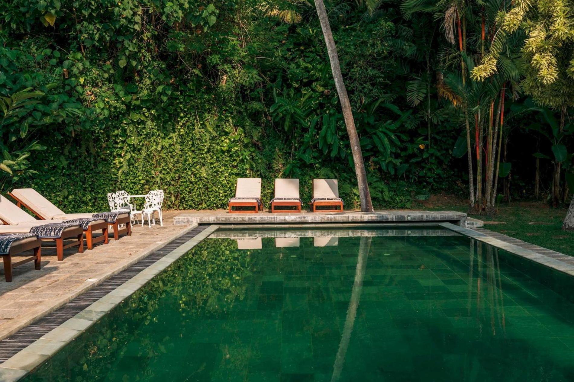 Coconut Grove villa w cook pool