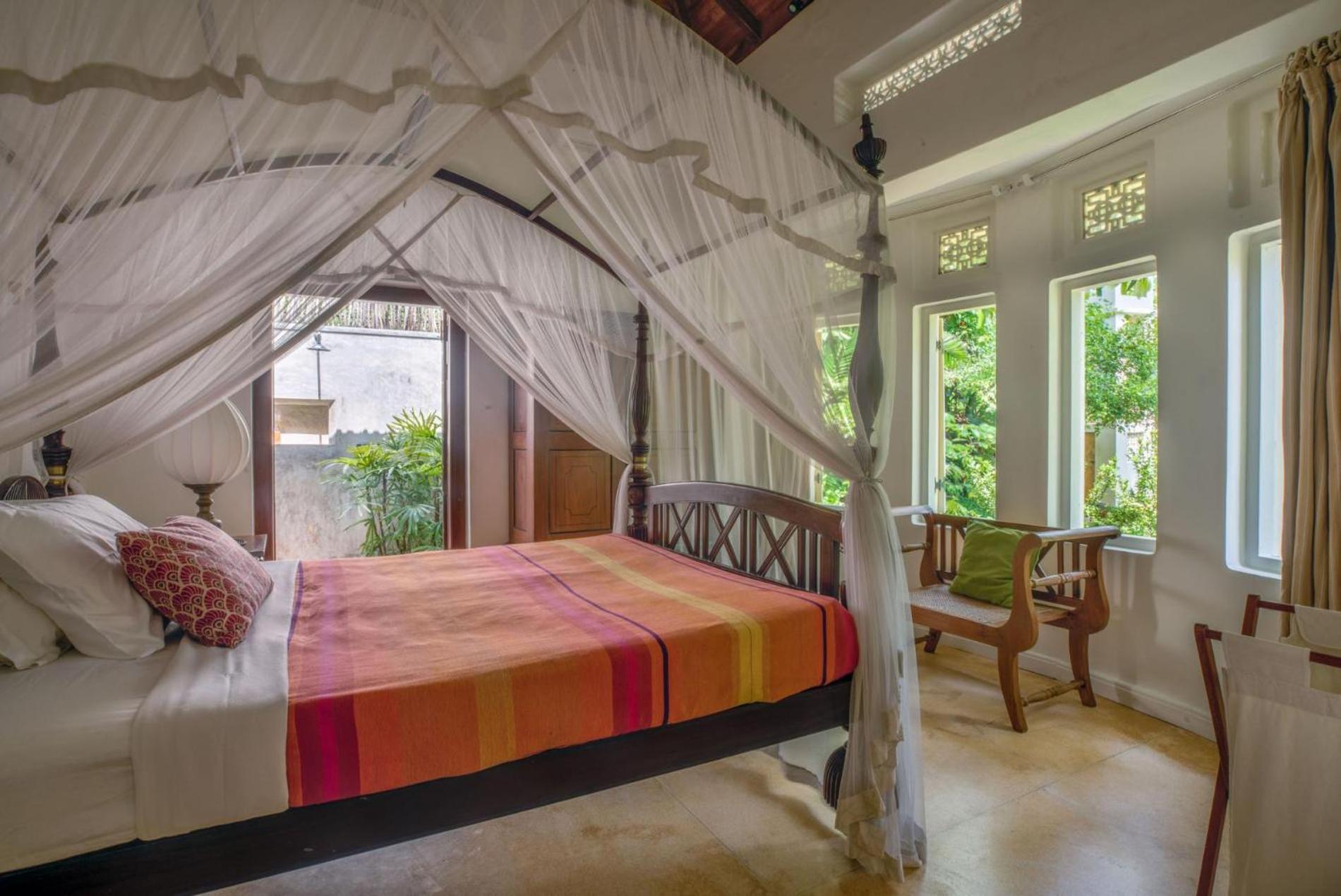 Coconut Grove villa w cook pool