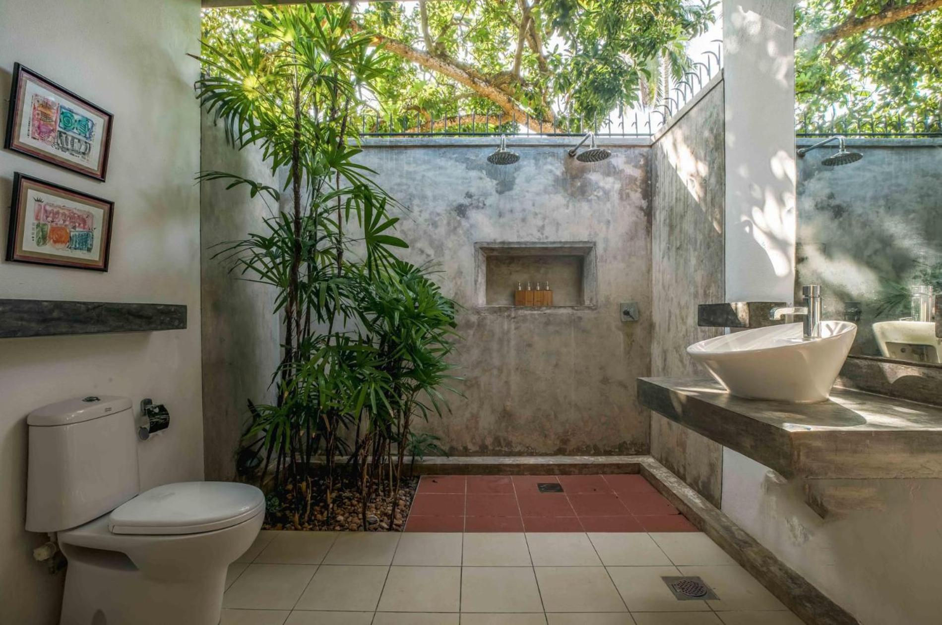 Coconut Grove villa w cook pool