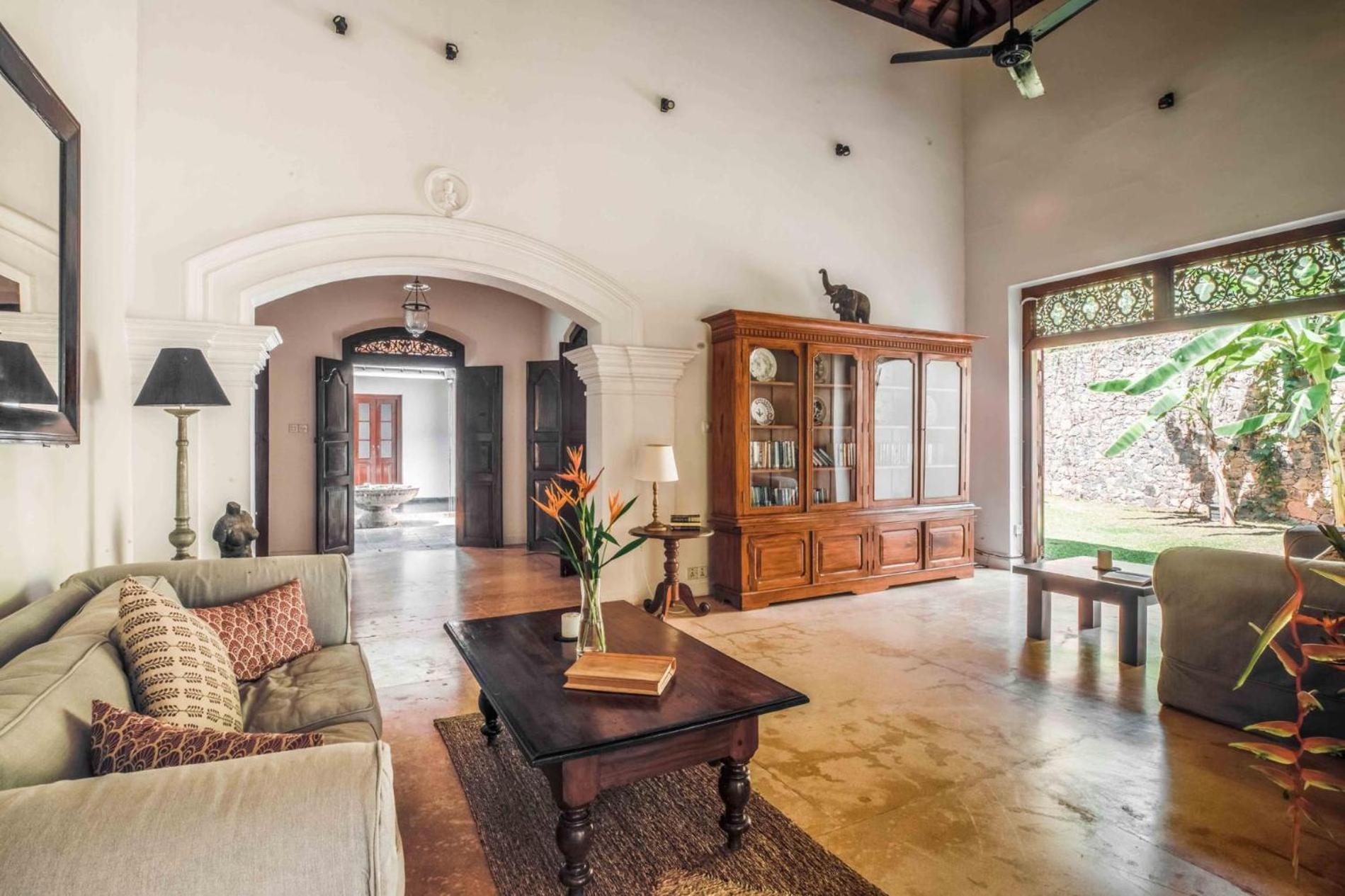 Coconut Grove villa w cook pool