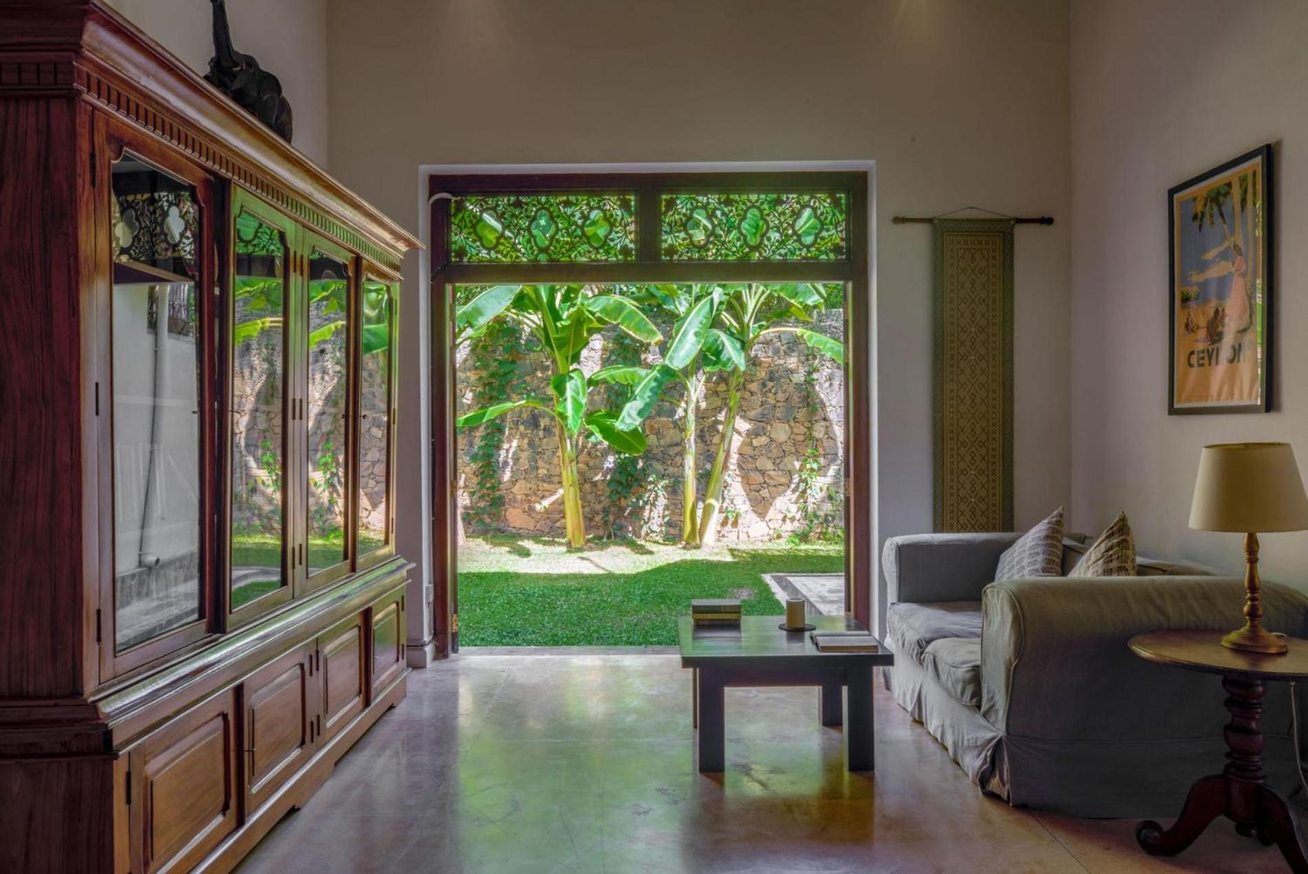 Coconut Grove villa w cook pool