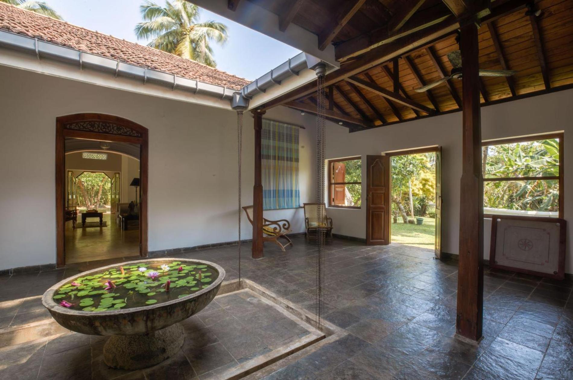 Coconut Grove villa w cook pool