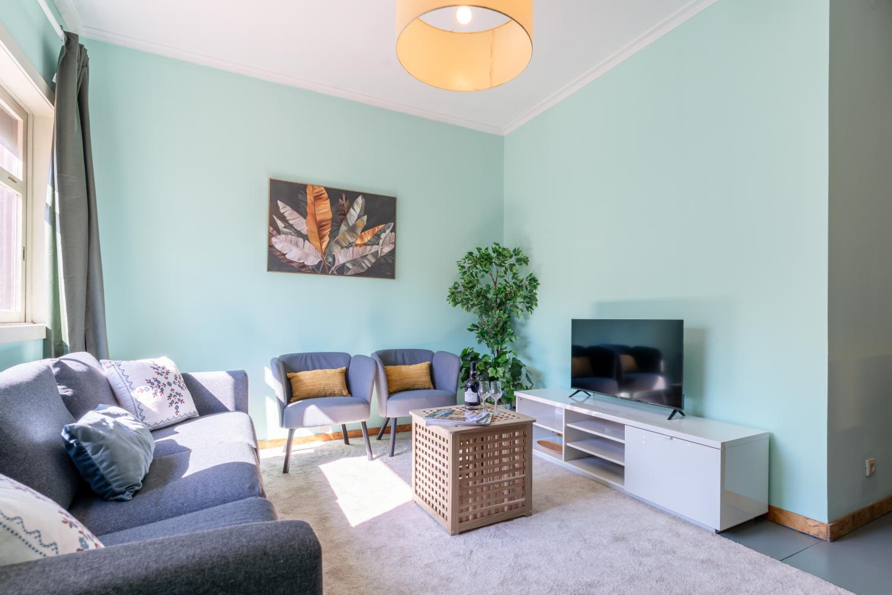 Host Wise - Colorful Bright Flat with Balcony view 3