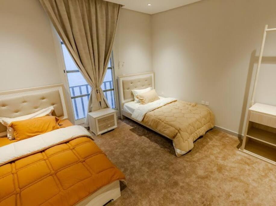Luxurious 3-Bedroom Retreat, Prime Location