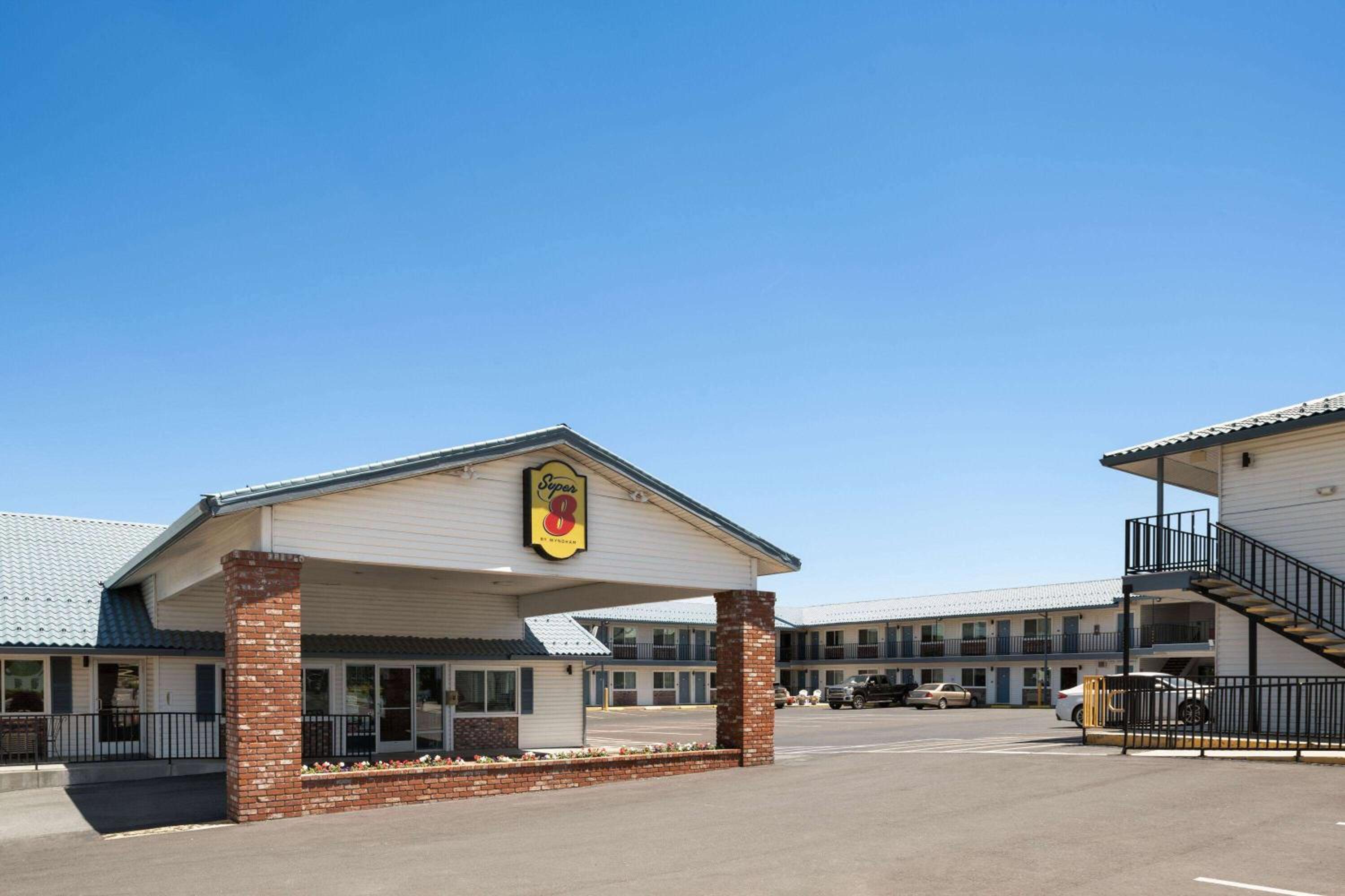 Super 8 by Wyndham Susanville
