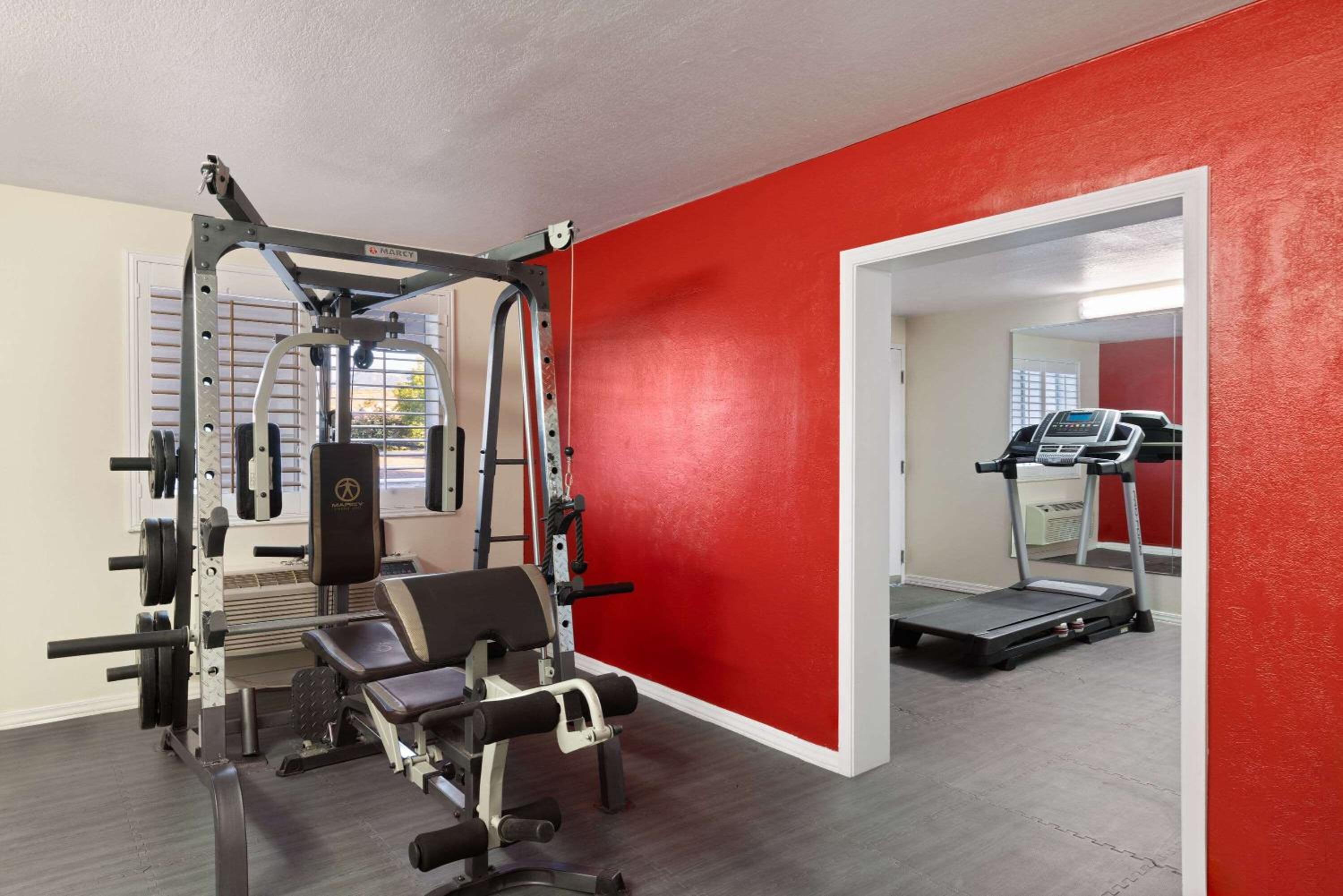 Kingman Vacations - Ramada by Wyndham Kingman - Property Image 7