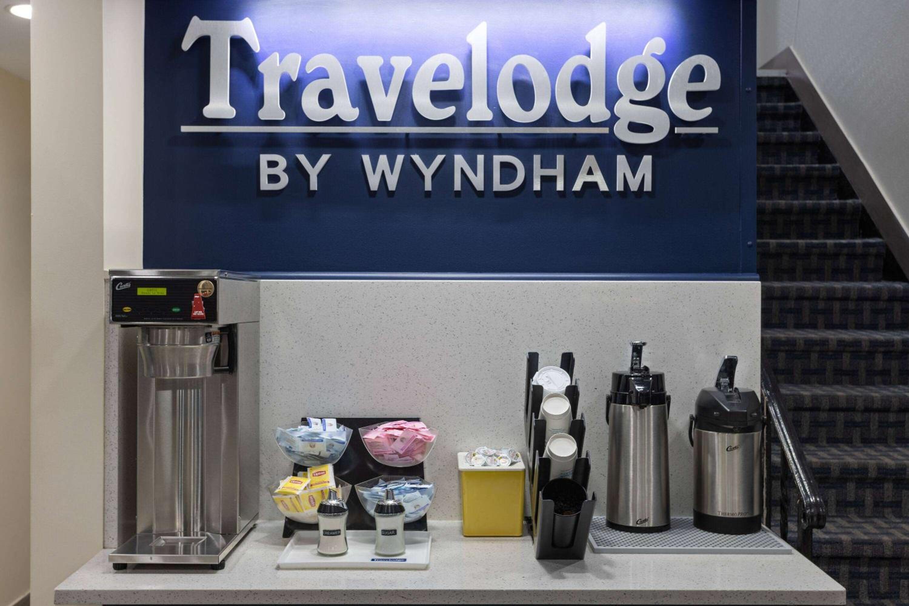 Travelodge by Wyndham Manhasset