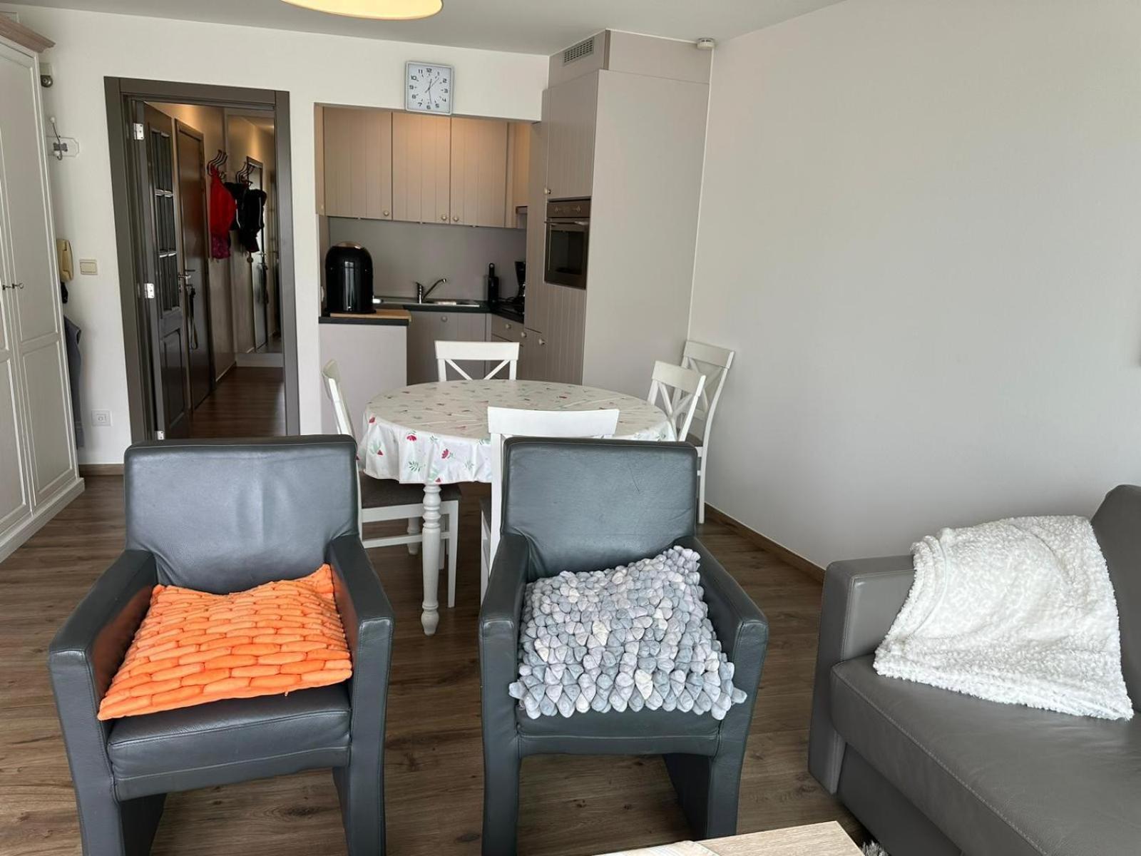 Sunshine, Zeedijk 335 , Studio, nieuw Westende Bad