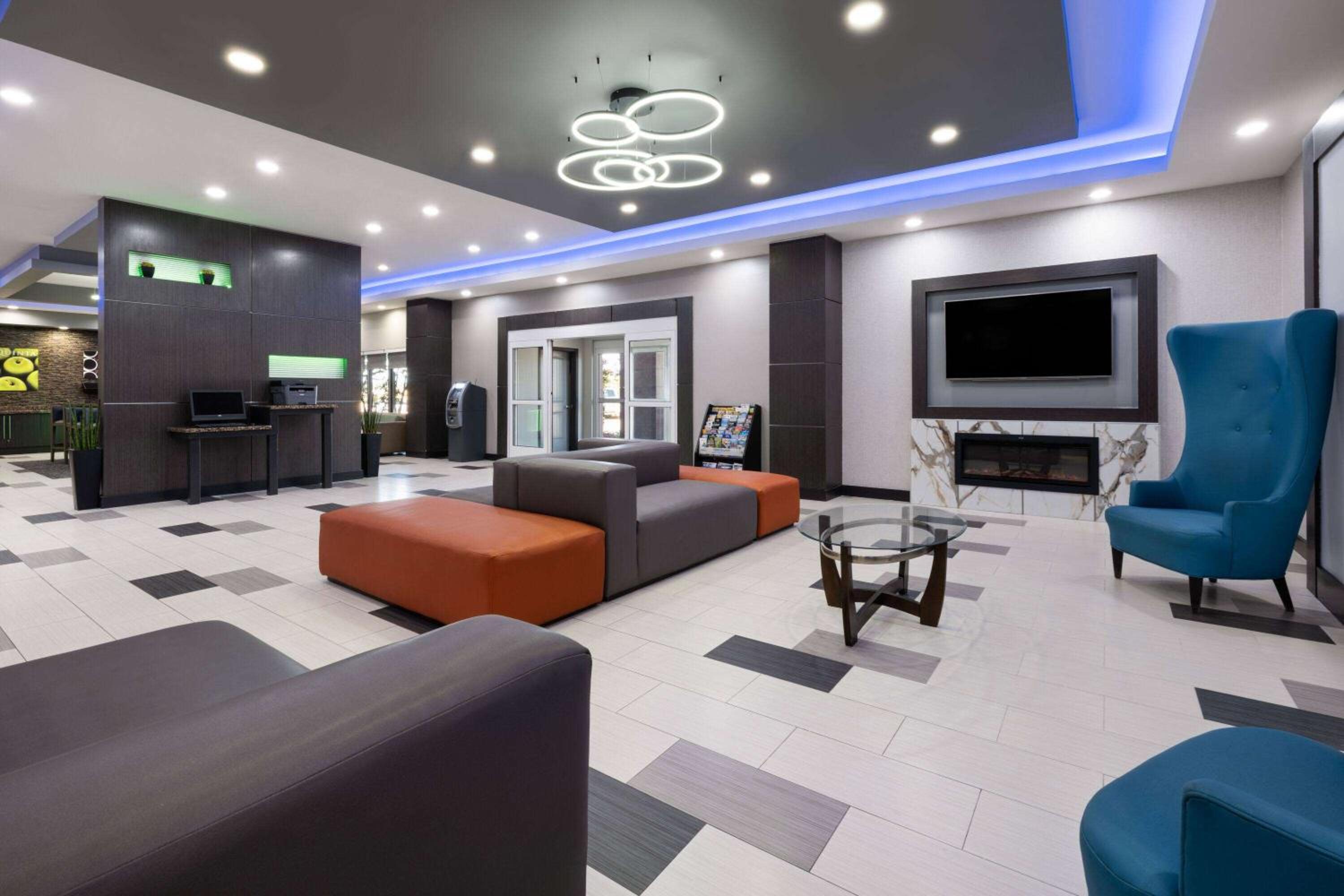 Muskogee Vacations - La Quinta by Wyndham Muskogee - Property Image 2