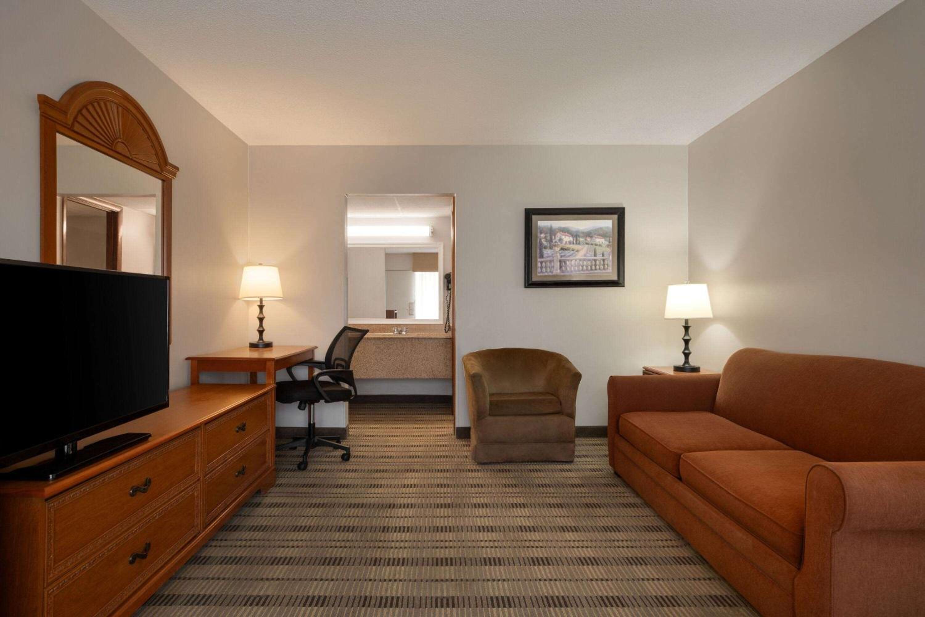 Rodeway Inn Lynchburg near University