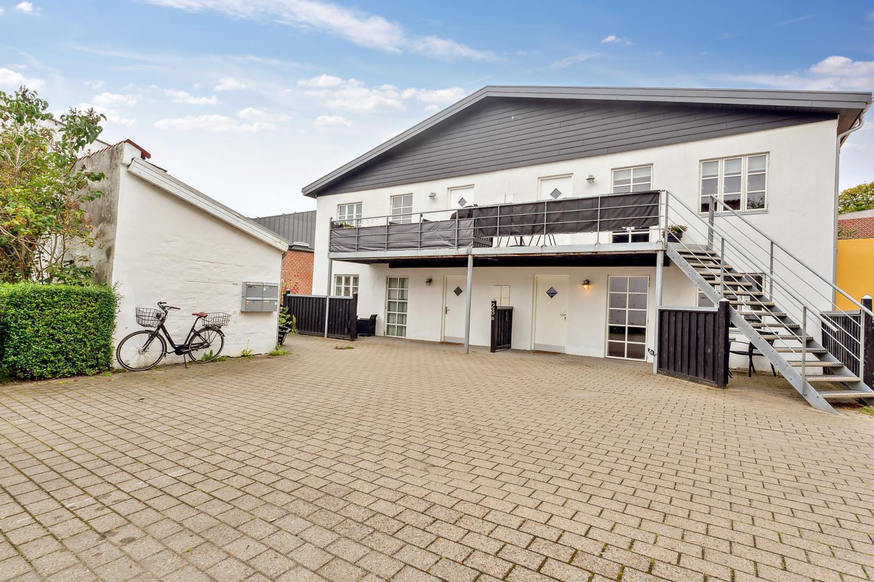 Hyggelig 2BR lejlighed m privat parkering