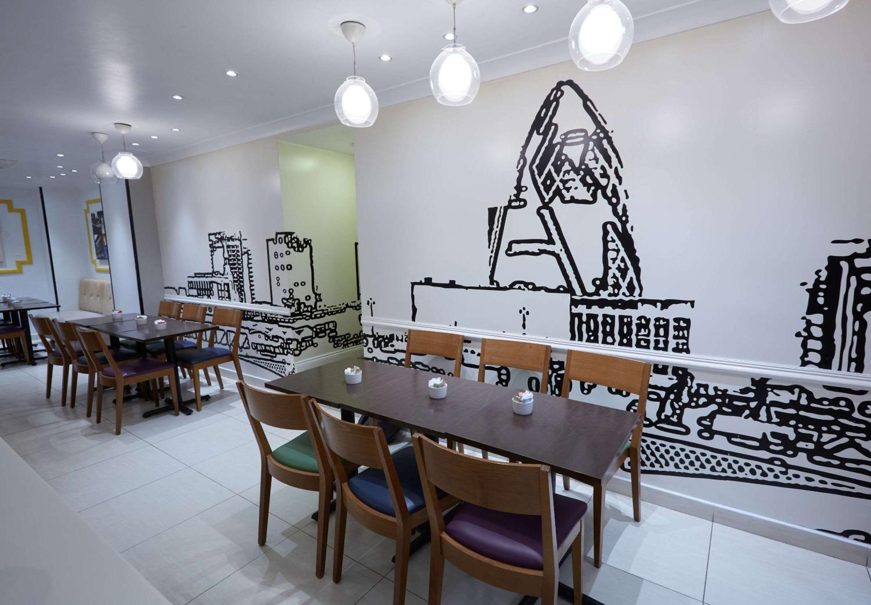 Comfort Inn Victoria - Image 4