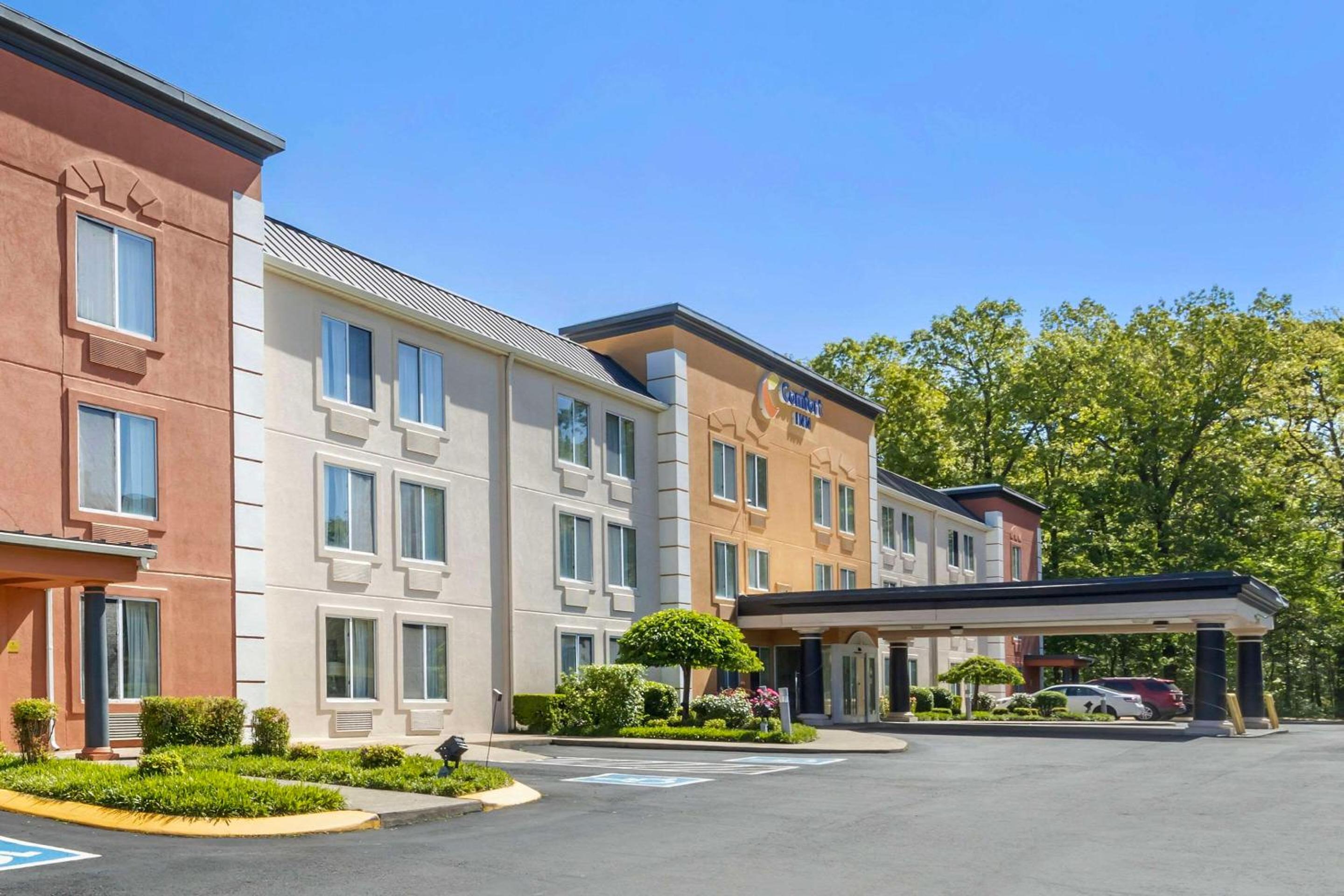 Dickson Vacations - Comfort Inn - Property Image 1